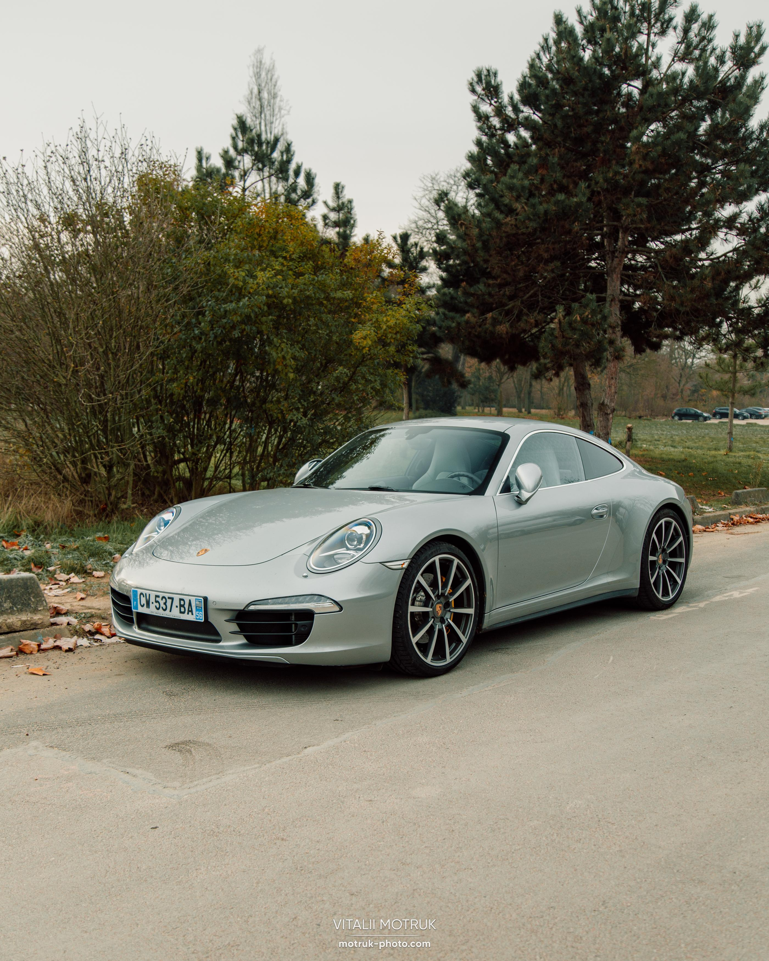 Rassemblement a l’Auteuil. Photographe de voitures à Paris — Vitalii Motruk