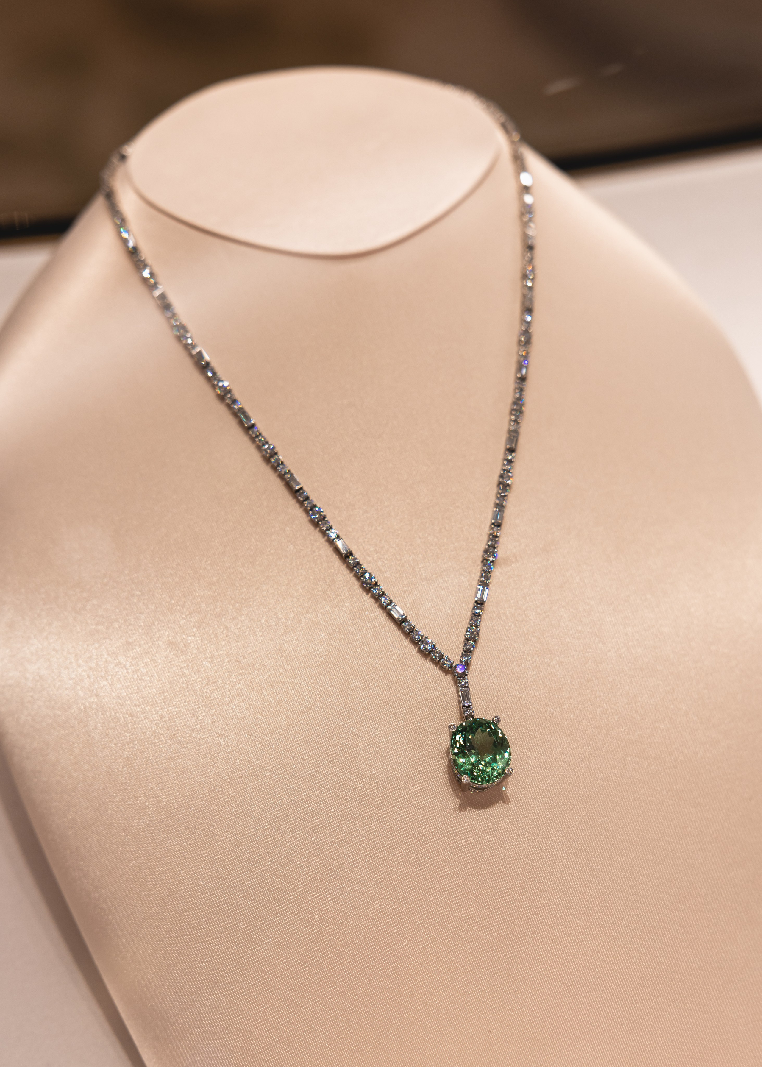 Tiffany. Professional wedding photographer in Copenhagen, Denmark — Julia Byron