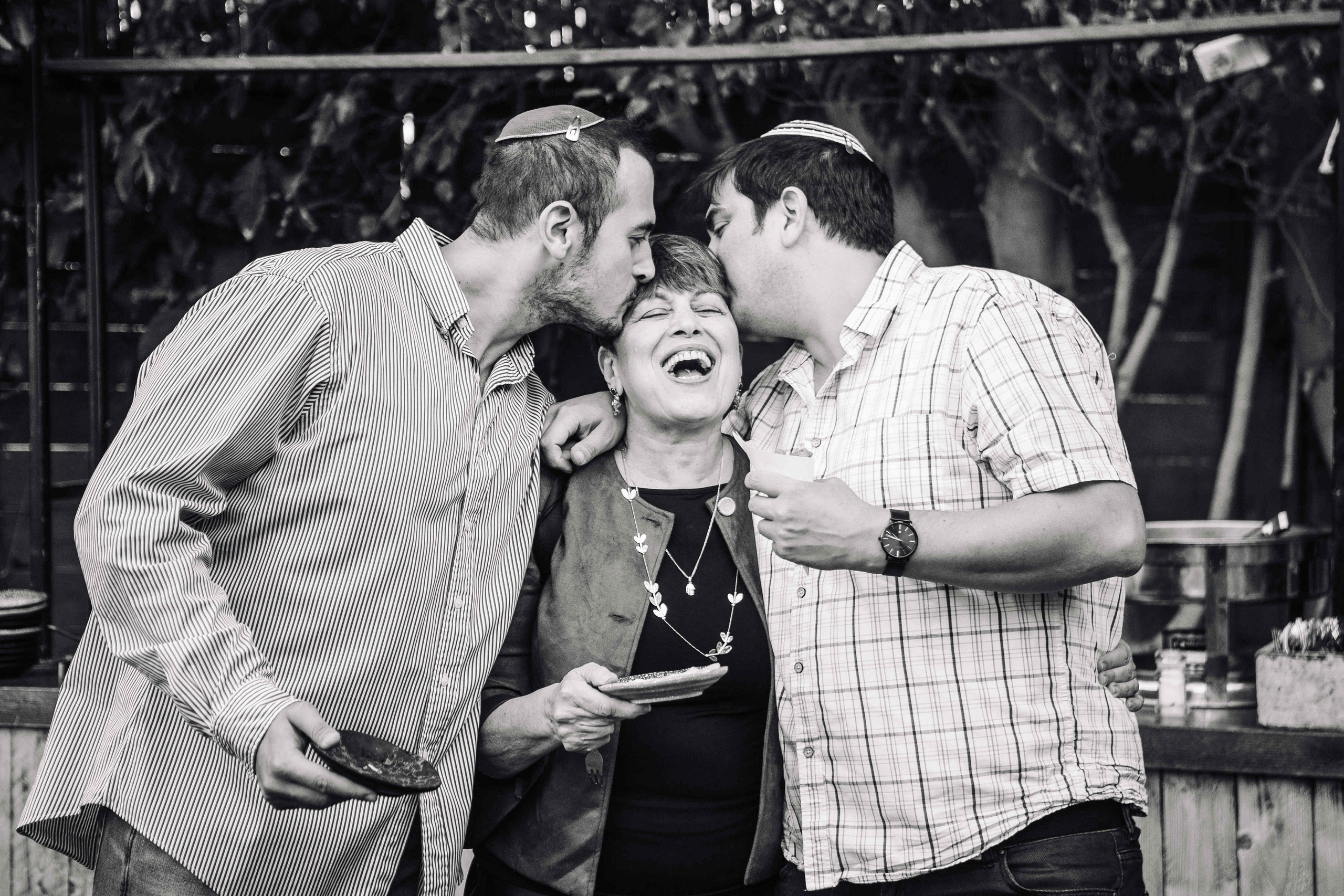 BRIT MILA (BIG EVENT). PHOTOGRAPHER IN ISRAEL