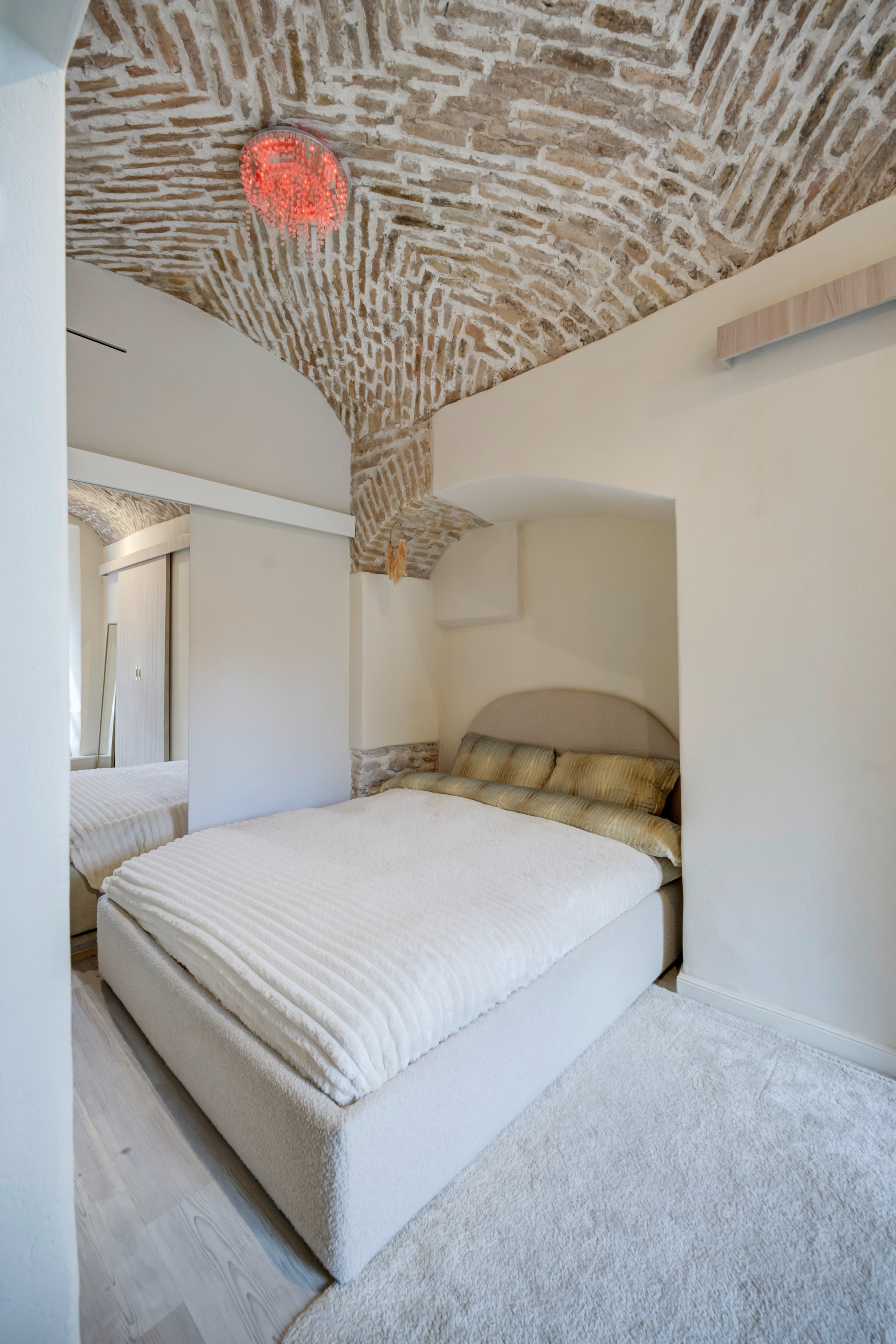 Teatro g. 7 , Vilnius. Elina Sapiega fotografė Vilniuje