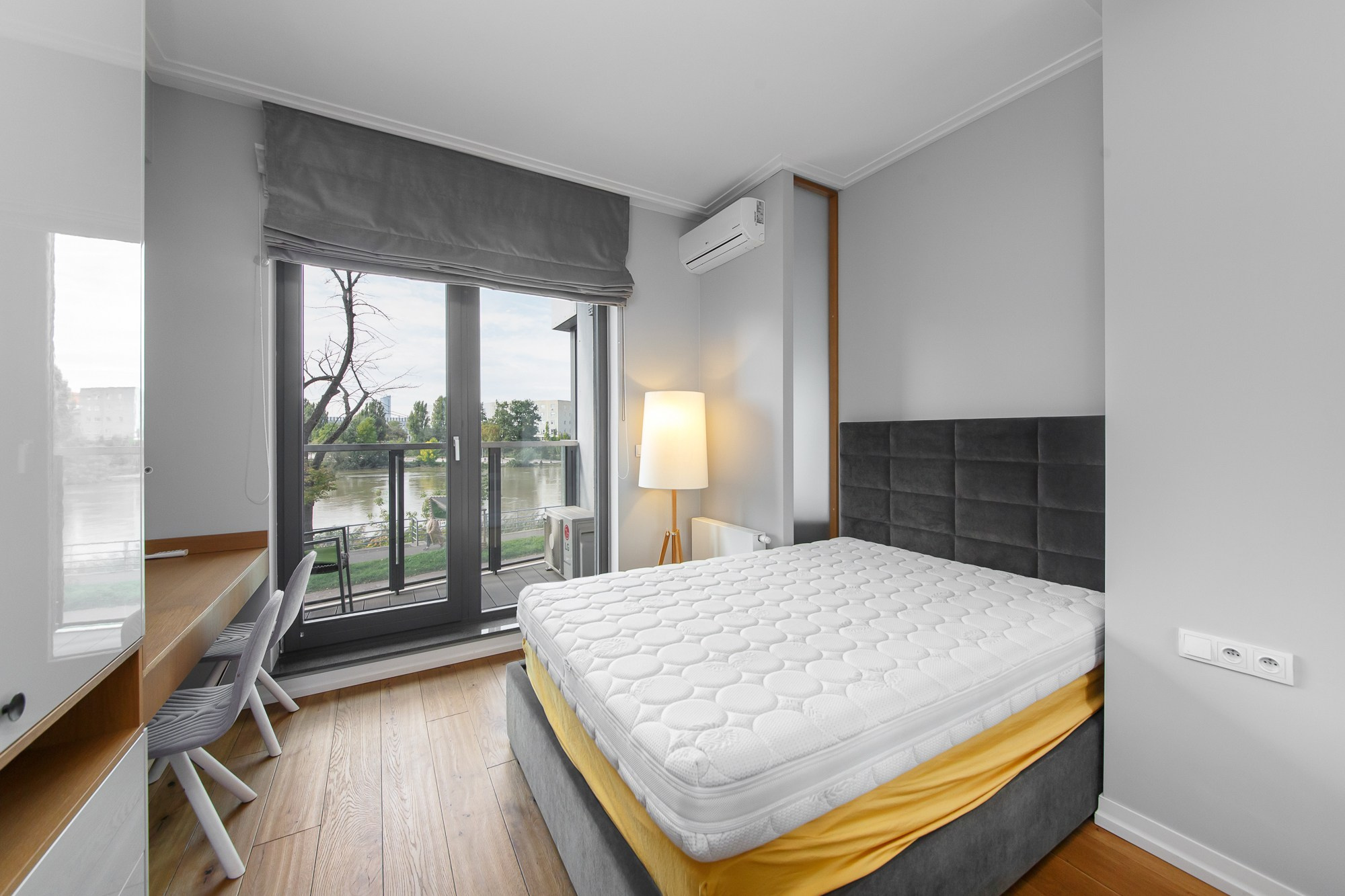 Fotografia nieruchomości, wnętrz, mieszkań, restauracji, biur i apartamentów. Wedding and portrait photographer in Poland Vitali Frozen