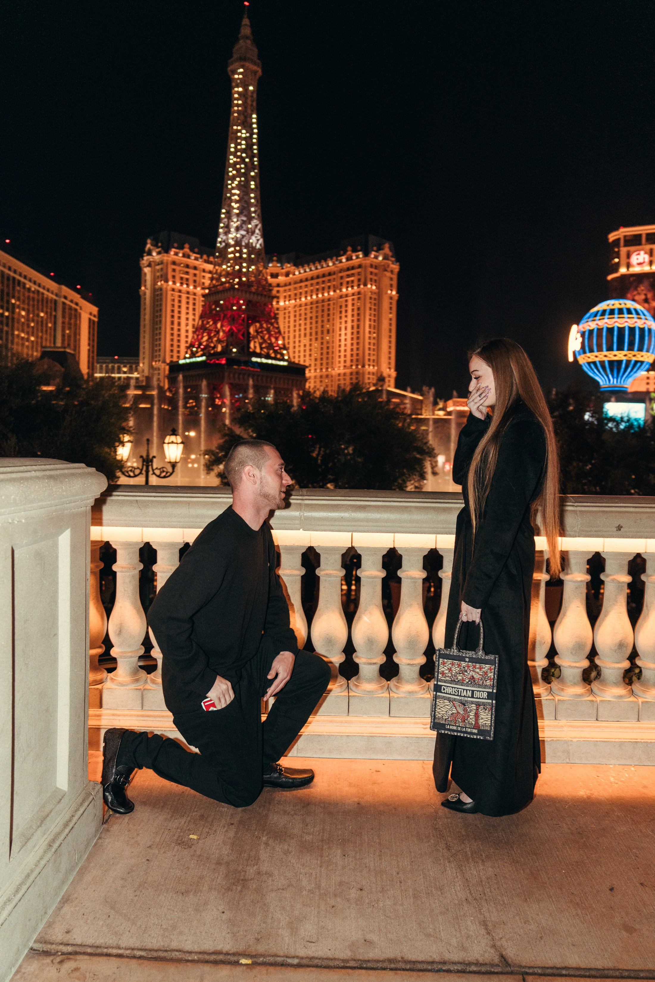 Lisa&Bryan. Marriage proposal. Wedding & elopement photographer Viktoriya Kravtsov. Las Vegas