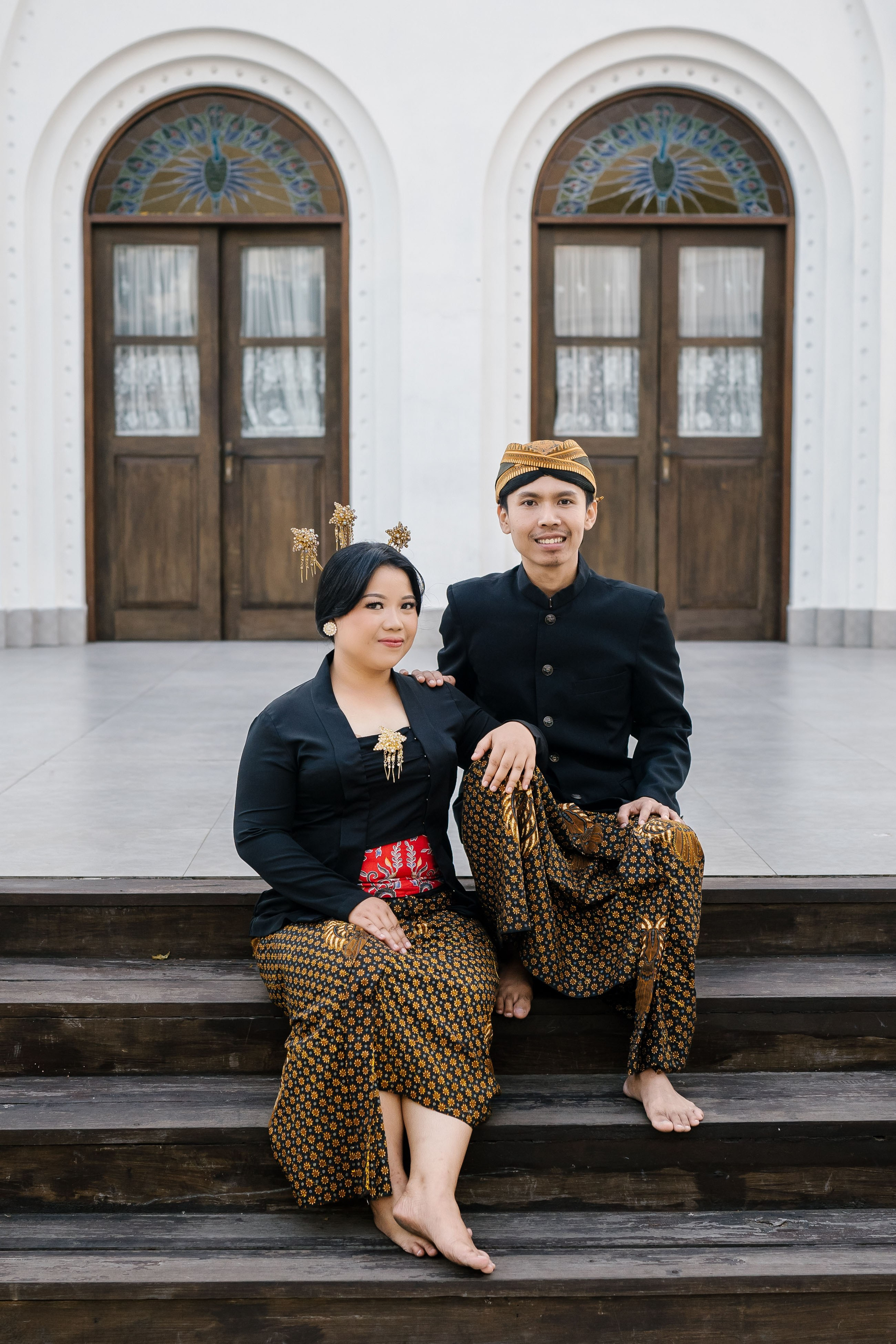 Prewedding Photo Shoot with Javanese style. Female Photographer in Bali
