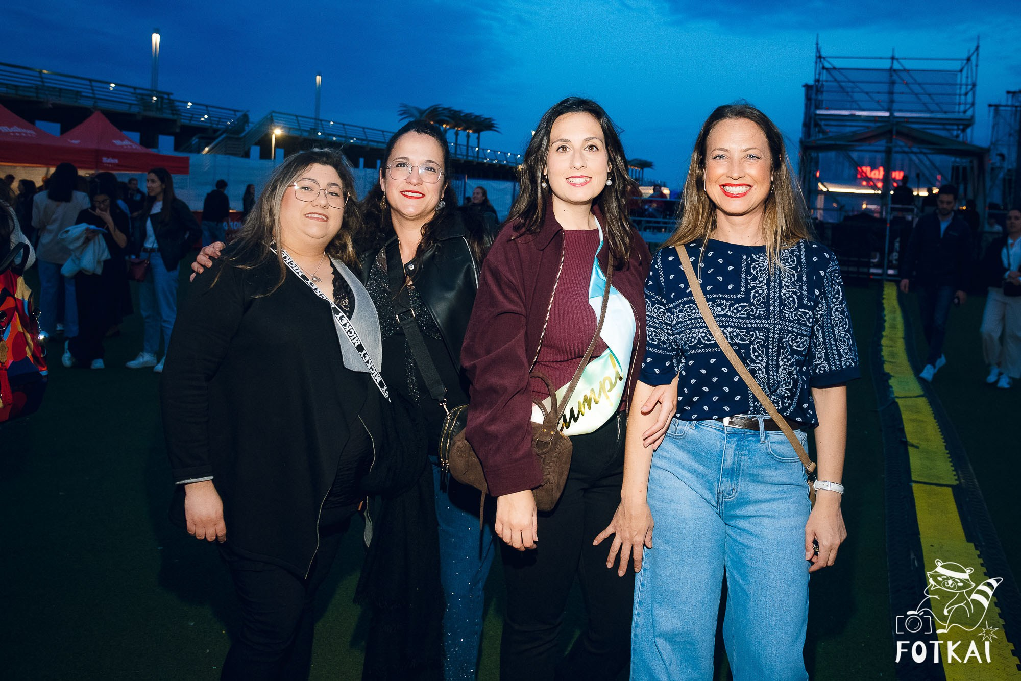 Marta Santos — Fotos del concierto en Alicante 2026: pop flamenco en El Muelle Live | FOTKAI