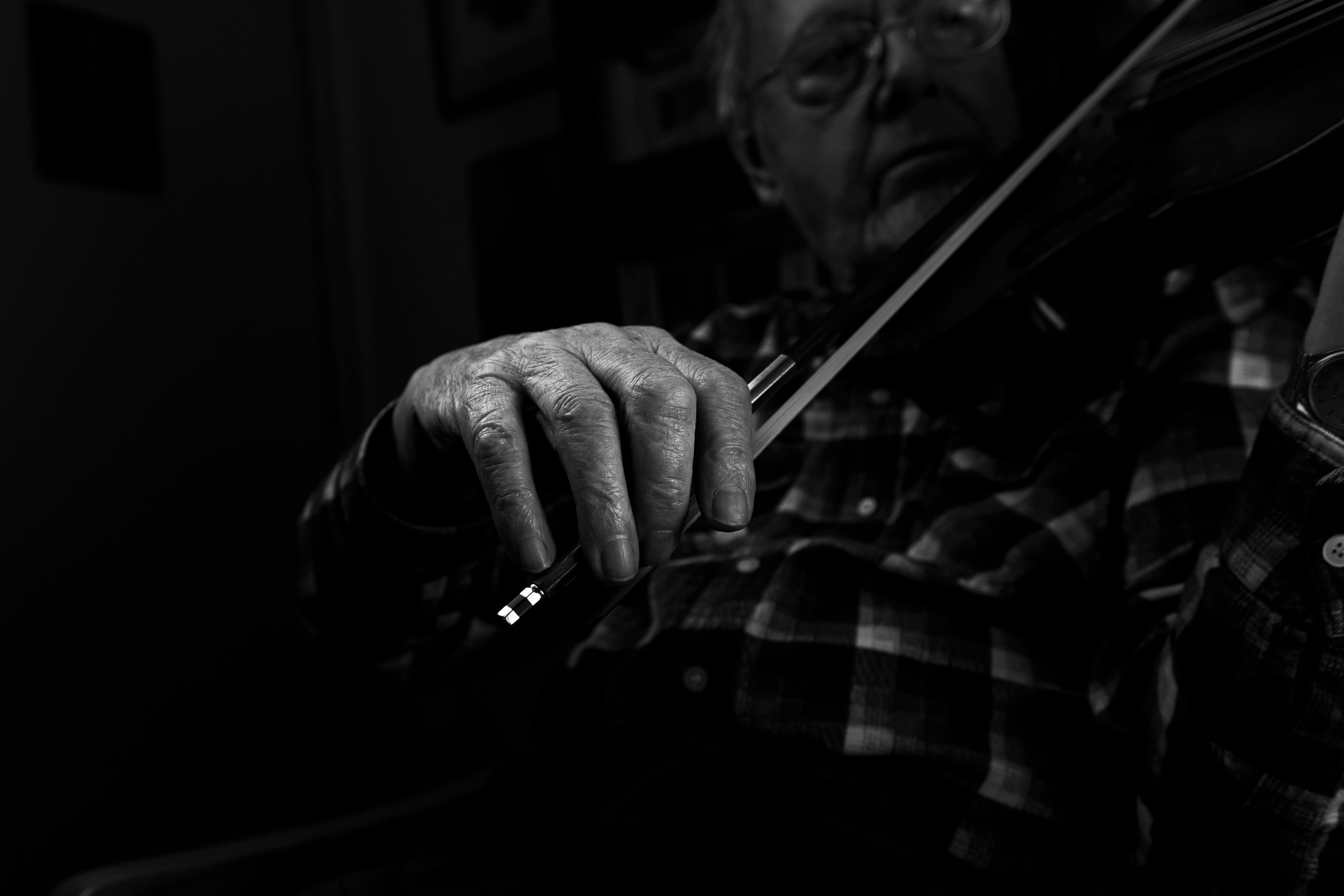 Violin's hand. Ballet and artistic photographer in Prague Francesco Sanvito
