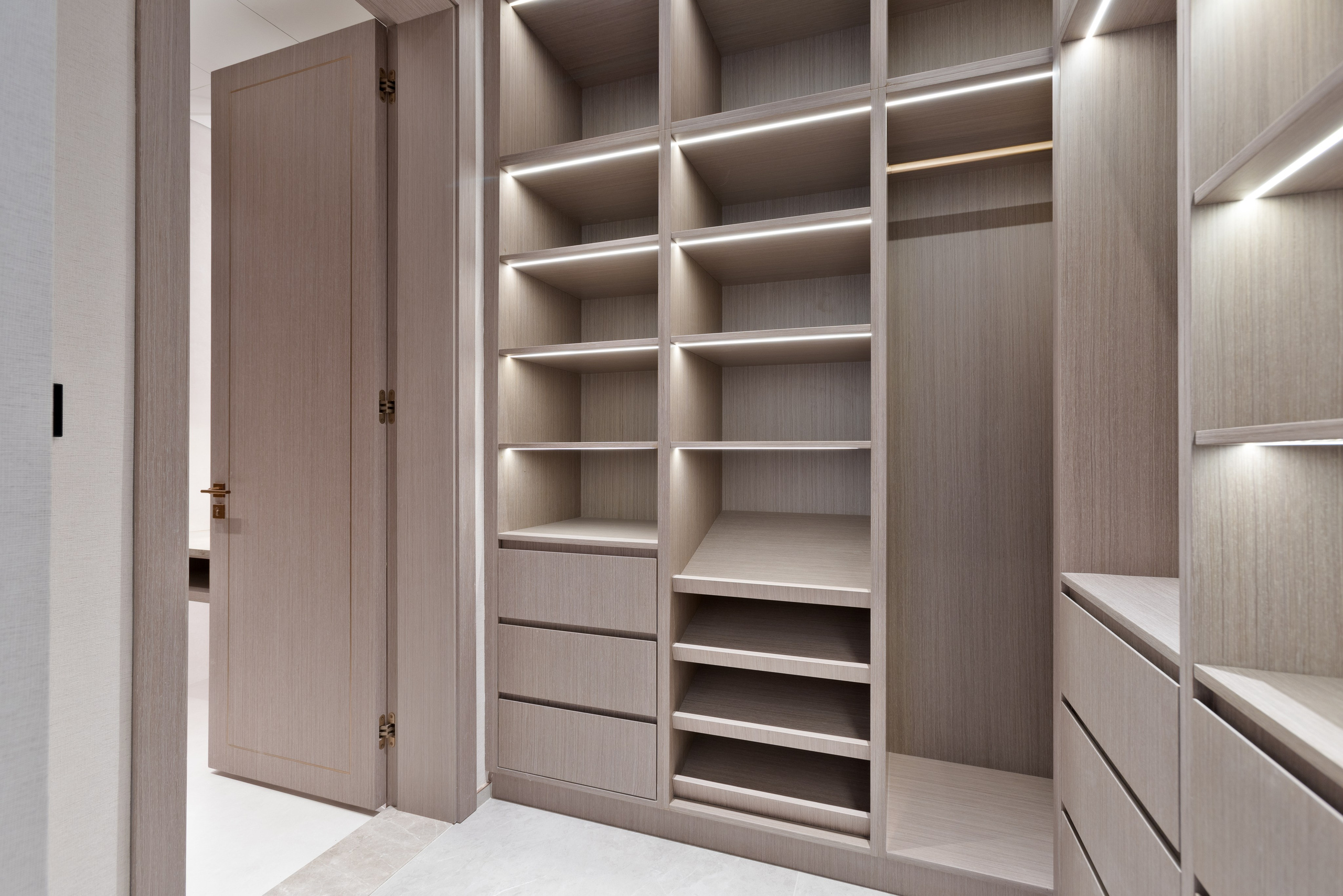 Luxury Villa — Emirates Hill. Samy Mar Boy │Portrait, Automotive and Real Estate Photographer