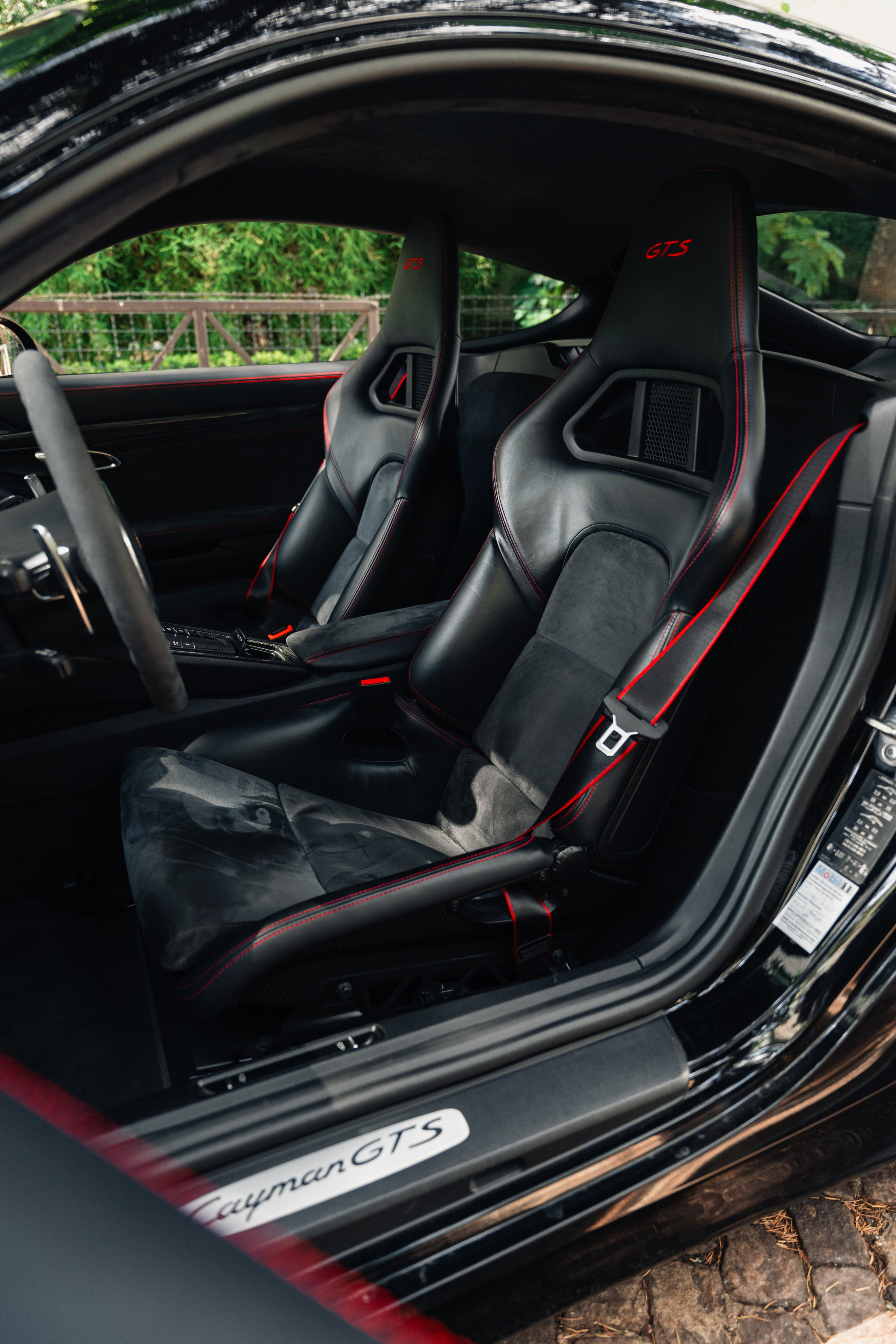 Porsche Cayman GTS. Photographer in Paris — Vitalii Motruk