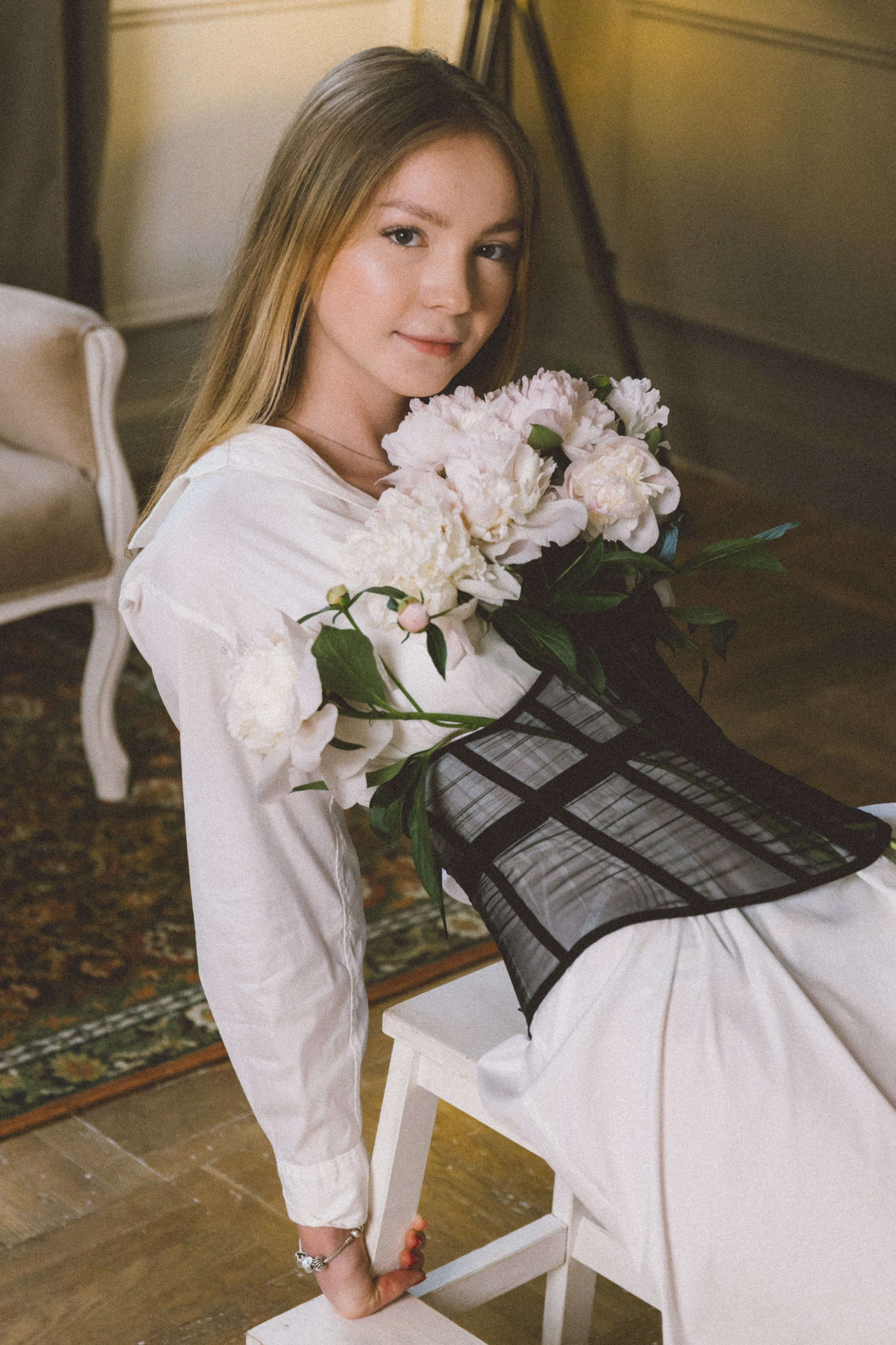 Алеся-фотосессия для художника. Фотограф Анна Кучерявая | Свадьбы и мероприятия в Дубае