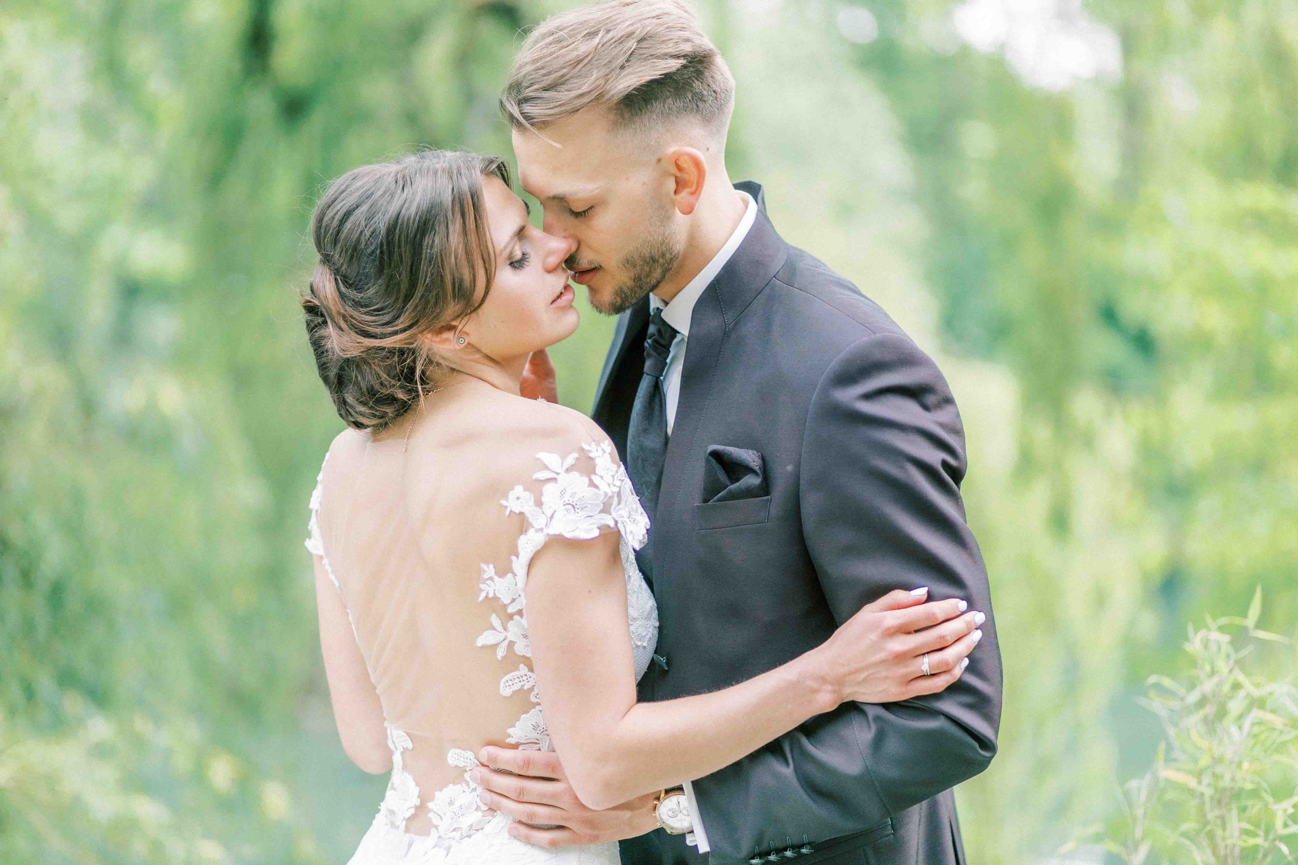 brautpaar bei hochzeit am landhaus am see garbsen