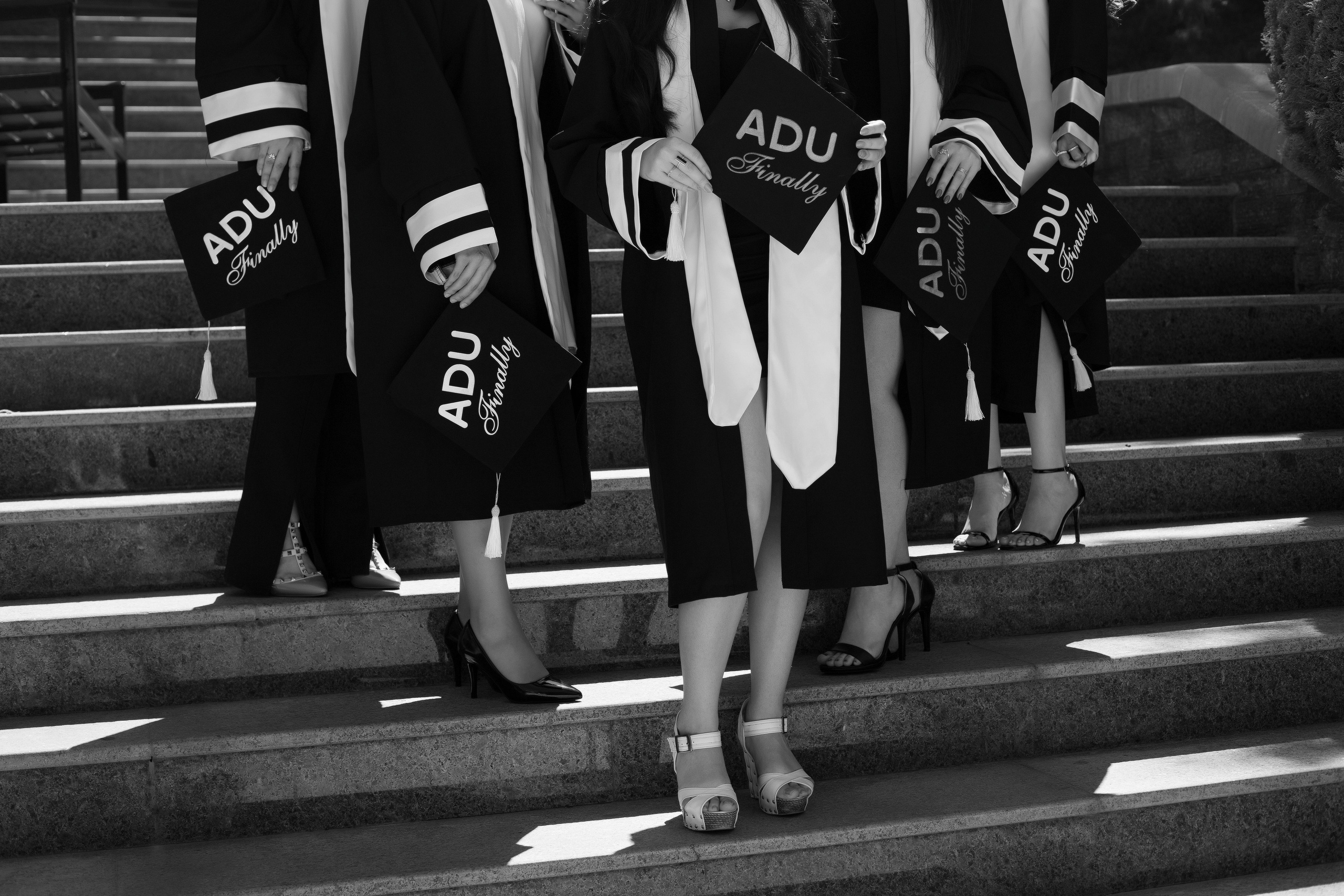 Premium mezun xalati, qara mezun geyimi, ag mezun libasi, qirmizi sarfli mezun paltari, mezun aksesuarlar, mezun papaqlari, mezun lentleri, mezun hediyyeleri, mezun fotosessiya geyimleri, mezun cekilisi ucun geyimler, mezun tedbirleri ucun aksesuarlar, mezun geyimlerinin icare ve satisi, premium mezun libaslari, mezun geyimleri online sifaris, mezun geyimleri Bakida, mezun geyimleri qiymetleri, mezun geyimleri modelleri, Mezun cekilisi, mezun fotosessiyasi, mezun cekilisi ucun geyimler, mezun mantiyasi cekilisi, mezun fotosessiya ideyalari, mezun gunu fotosessiya, mezun xatireleri, mezun papaqlari ile fotosessiya, mezun lentleri ile cekilis, ferdi mezun fotosessiyasi, qrup mezun cekilisi, mezun fotosessiya mekani, mezun ucun ideal cekilis fonlari, mezun fotosessiya aksesuarlari, mezun albomu sekilleri, mezun cekilisi poza ideyalari, universitet mezun fotosessiyasi, kollektiv mezun fotosessiyasi, mezun xalatlari ile cekilis, mezun mantiyasi fotosessiyasi, mezun geyimleri ile professional cekilis, mezun tebrik fotosessiyasi, en yeni mezun cekilis trendləri, mezun fotosessiya xidmetleri, premium mezun cekilisi, mezun cekilisi ucun dekorlar, mezun fotosessiyasi aksesuarlar, mezun gunu en gozel fotolar, mezun cekilisi fotostudiya, bakida mezun fotosessiyasi, xaricde mezun cekilisi, mezun gunune ozel cekilis,Məzun mantiyaları, eksklüziv məzun geyimləri, ağ və qara məzun libasları, məzun üçün xüsusi şarf modelləri, məzun papağı və aksesuarları, fərdi dizayn məzun geyimləri, məzun tədbiri üçün ən yaxşı seçimlər, məzun fotosessiyası üçün ideal libaslar, məzun mərasimi geyimləri, keyfiyyətli məzun mantiyası, rahat və şık məzun geyimləri, məzun üçün lent və tac modelləri, məzun simvolik medalları, icarəyə verilən məzun libasları, məzun geyimlərinin sərfəli qiymətləri, onlayn məzun geyimi sifarişi, məzun paltarı mağazası, dəbli məzun geyimləri, premium məzun mantiyalarının satışı, universitet məzunları üçün mantiyalar, kollektiv məzun geyimləri, məktəb məzunları üçün geyimlər, diplom mərasimi üçün geyimlər, fərqli rəngdə məzun libasları, ən yeni məzun geyimləri, rahat və premium məzun geyimi seçimləri, Bakıda məzun geyimi mağazası, məzun üçün ən yaxşı libaslar