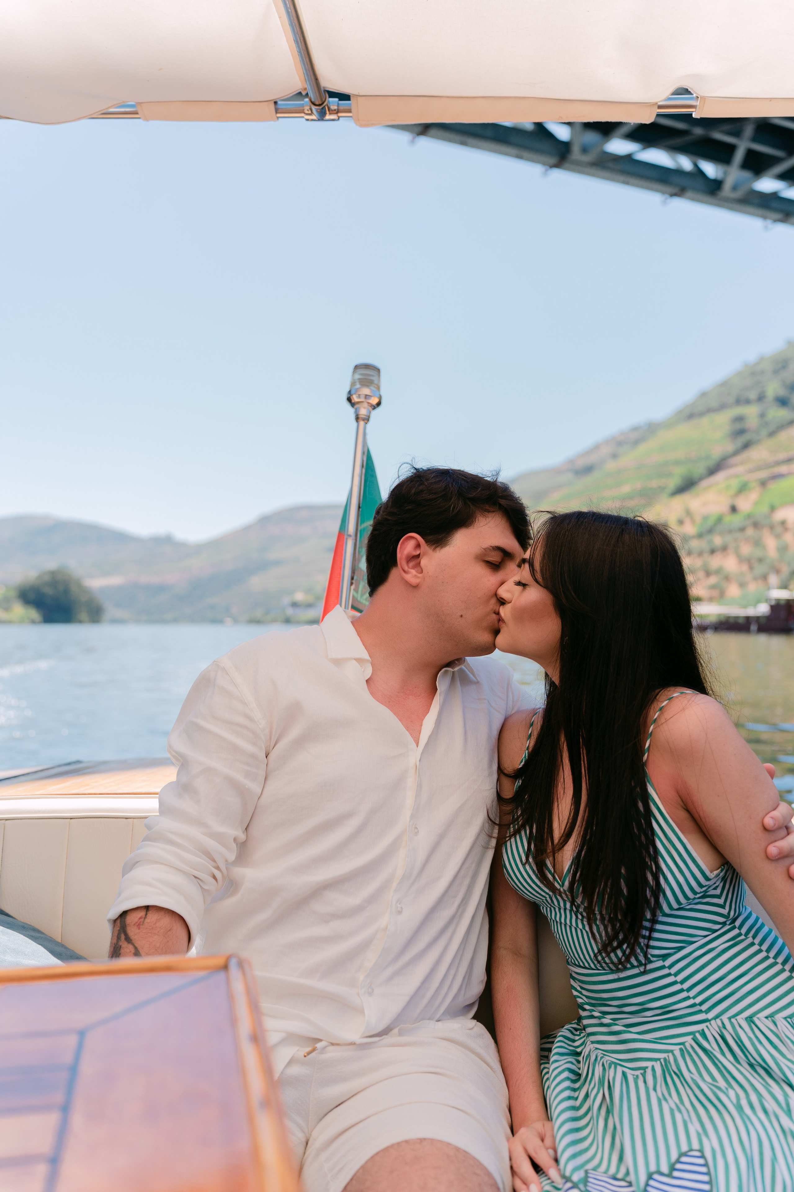 Wedding Proposal at Douro Valley — Arthur & Ana. Wedding & destination wedding photographer in Porto, Portugal — Davi Valente | Lisbon, Douro Valley, Rome, Tuscany & Lake Como
