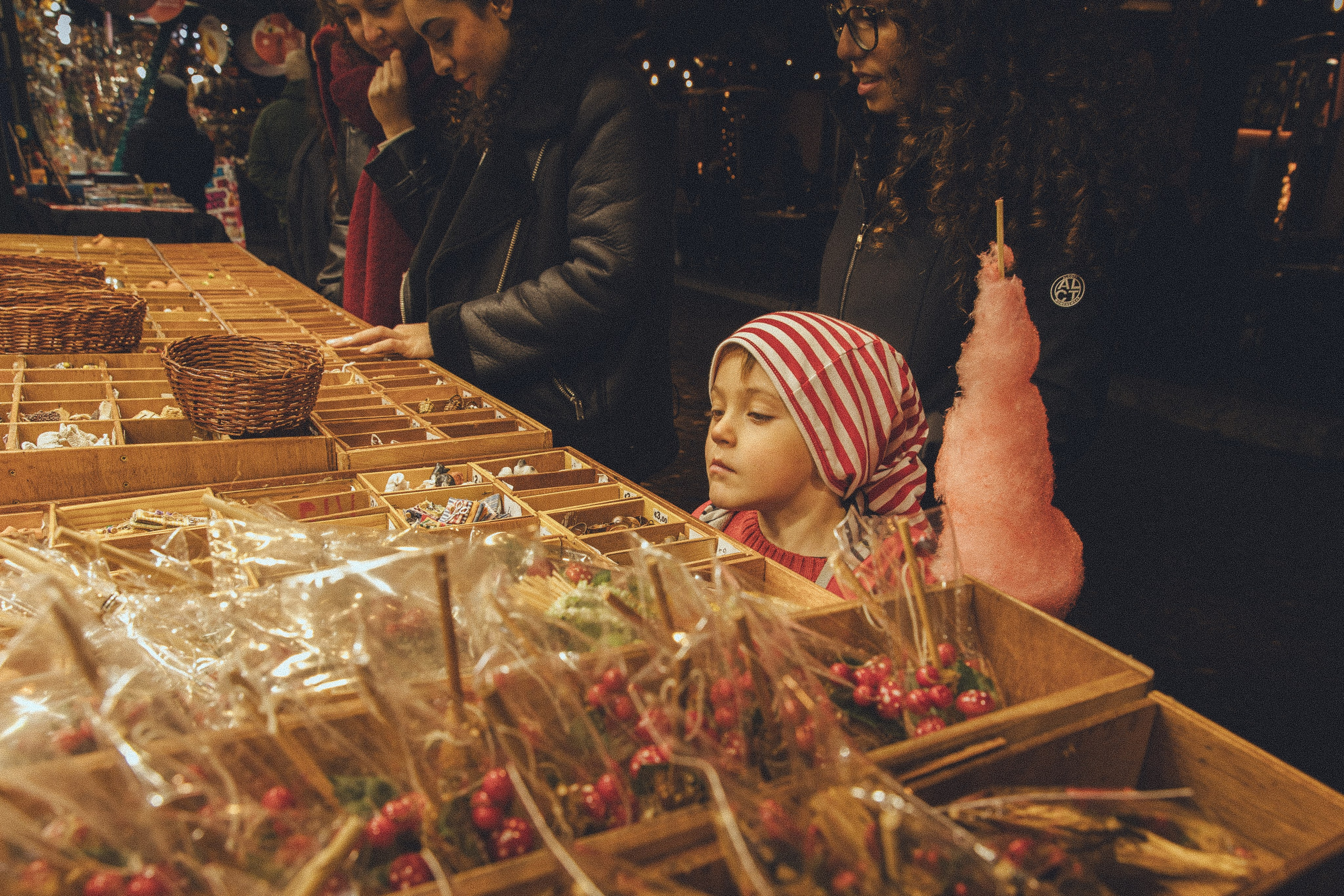 CHRISTMAS AT NAVONA. Elizaveta Razumova | Fotografa Cinematica per Love Story, Matrimoni e Ritratti