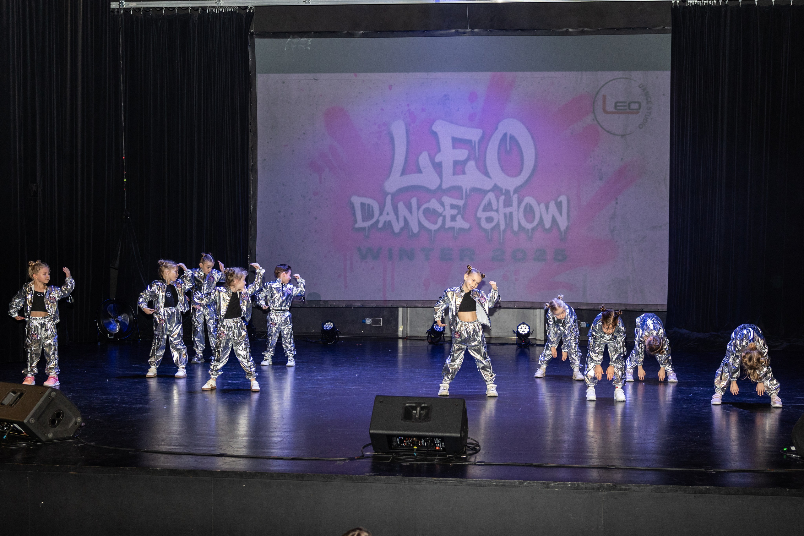 LEO DANCE SHOW WINTER 2025. Семейный и детский фотограф в Варшаве Мила Бобровская