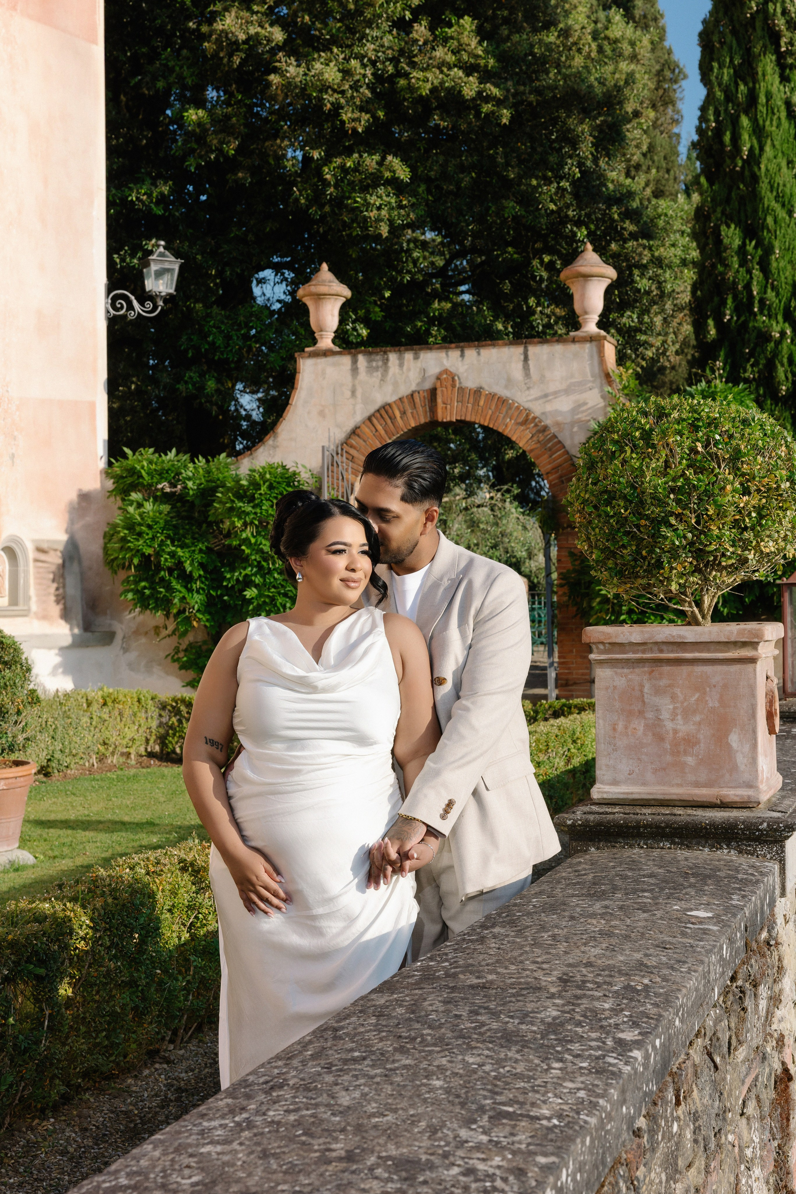 Pre-wedding in Tuscany. Wedding photographer Italy