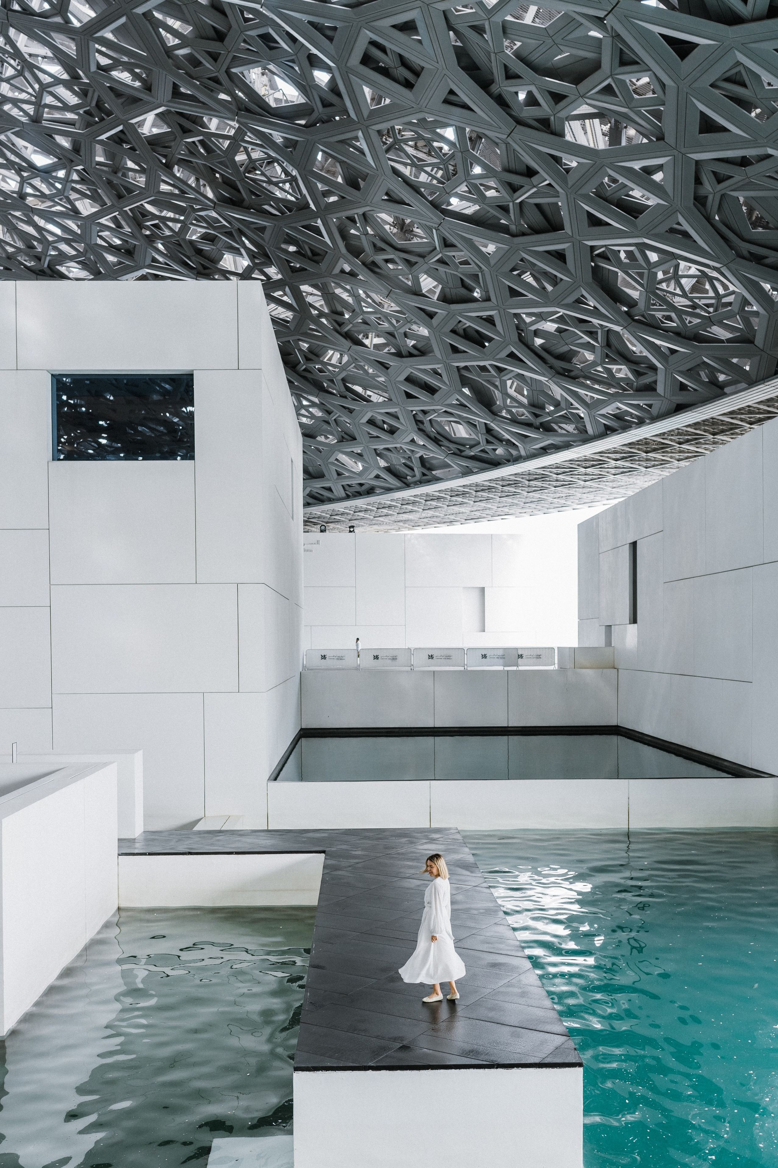 Louvre Dima, Dasha and Artemy. Professional Photographer Abu Dhabi, Dubai — Yulia Ismoilova | 2025