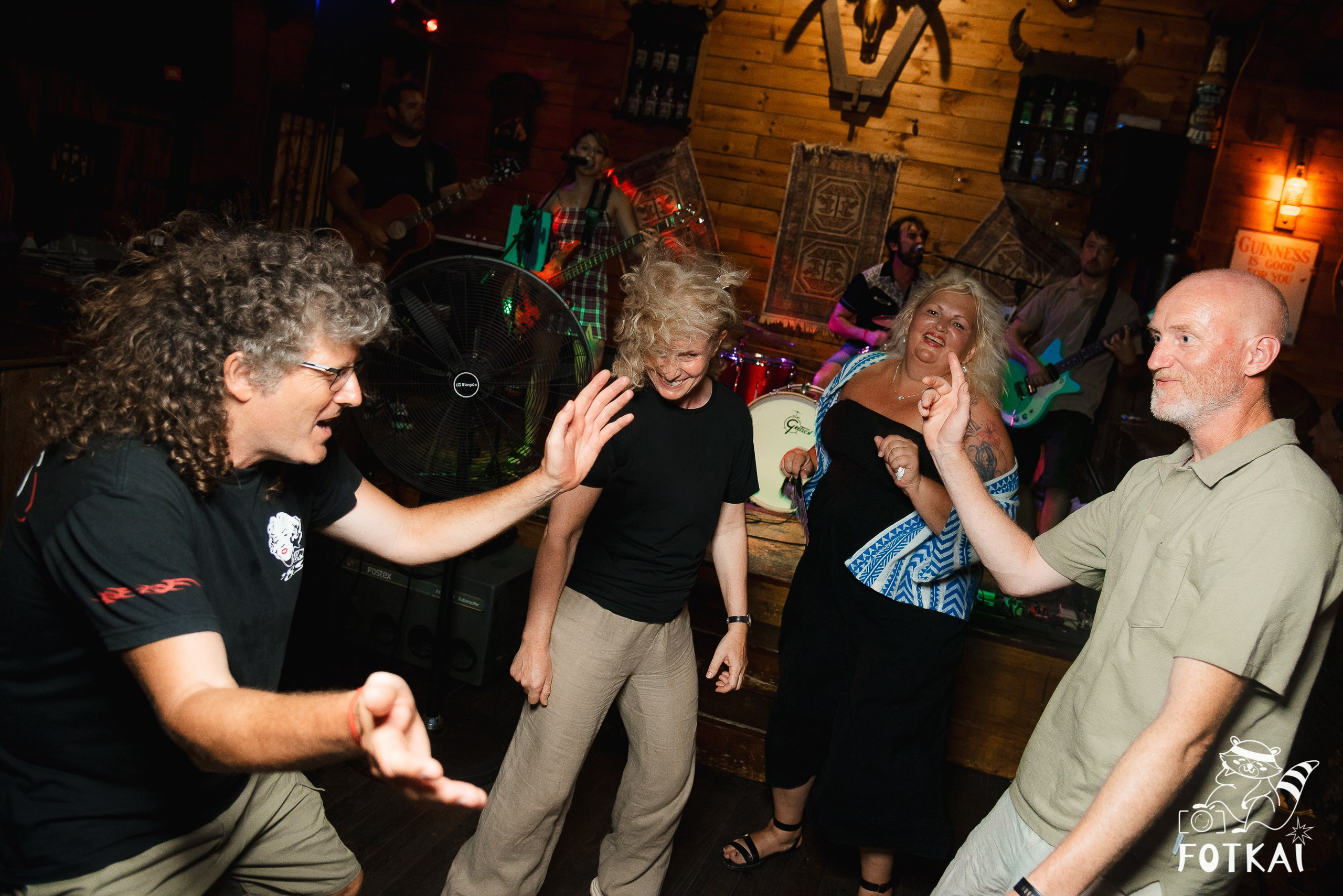 Reportaje fotográfico de FOTKAI | Get Back en El Paso Bar | Torrevieja, España, 12 de julio de 2025