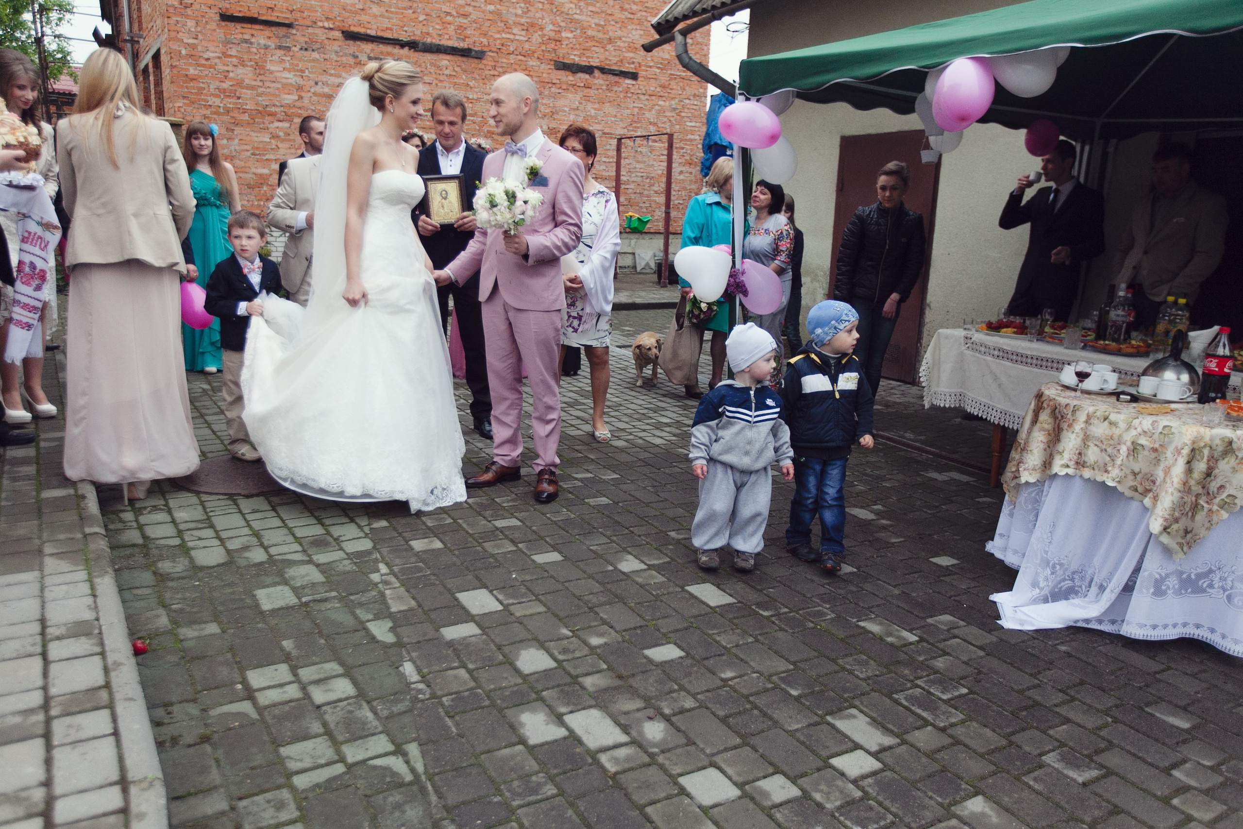 Robert & Andriana, Lviv. Denny Savon — Photographer in Santorini | Weddings, Love Stories & Flying Dress