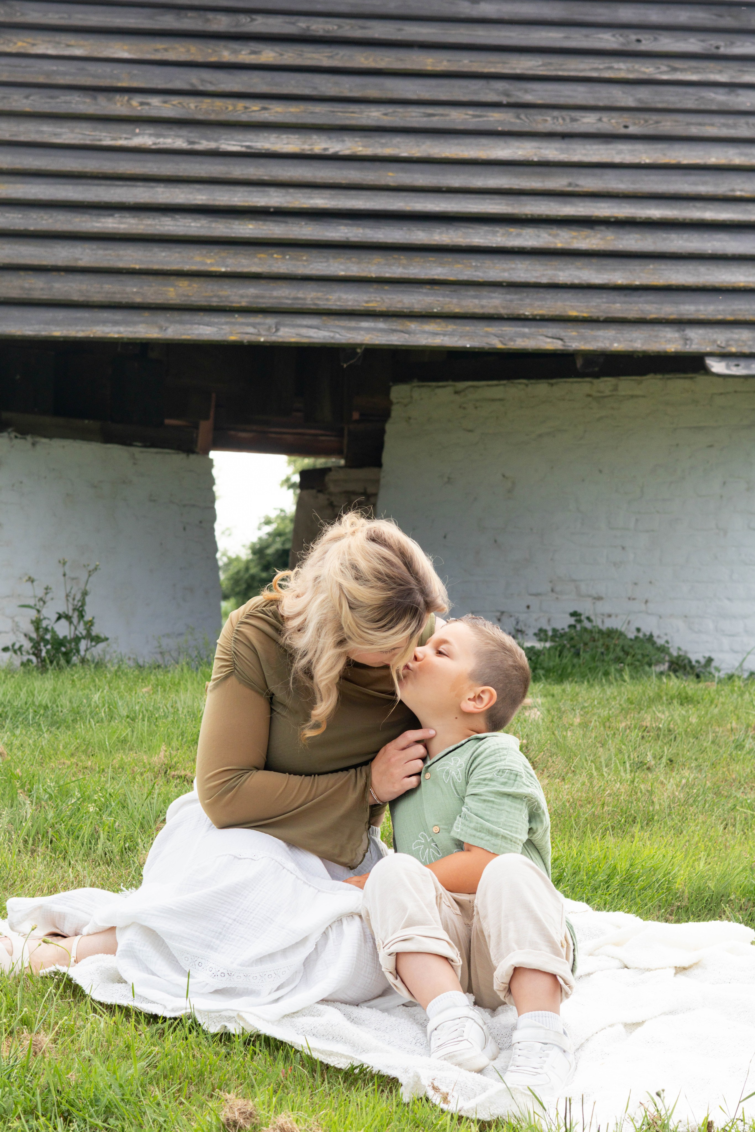 Mommy & me. Zwangerschapsfotografie, newborn, gezinnen, branding, liefde én geboortefotografie