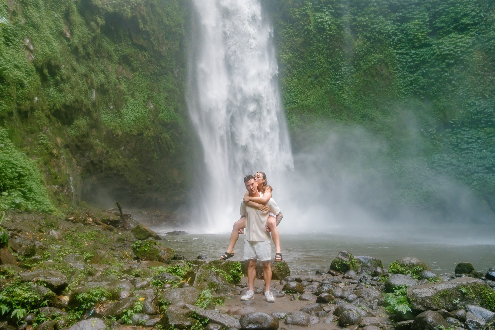 Marriage Proposal. Female Photographer in Bali