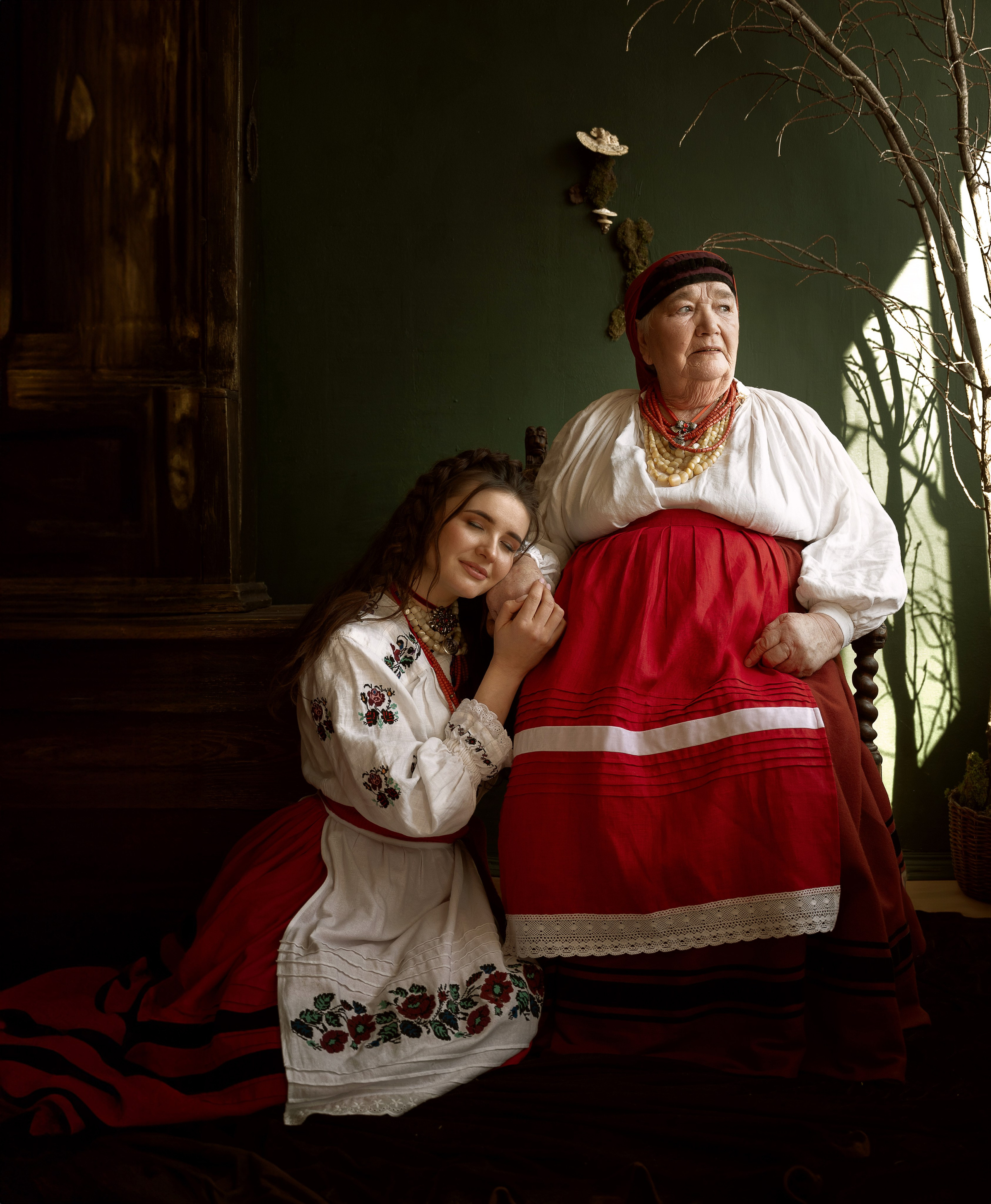 Alina & grandma. Victoria Lyubchenko — fine art photography in Bismarck, ND