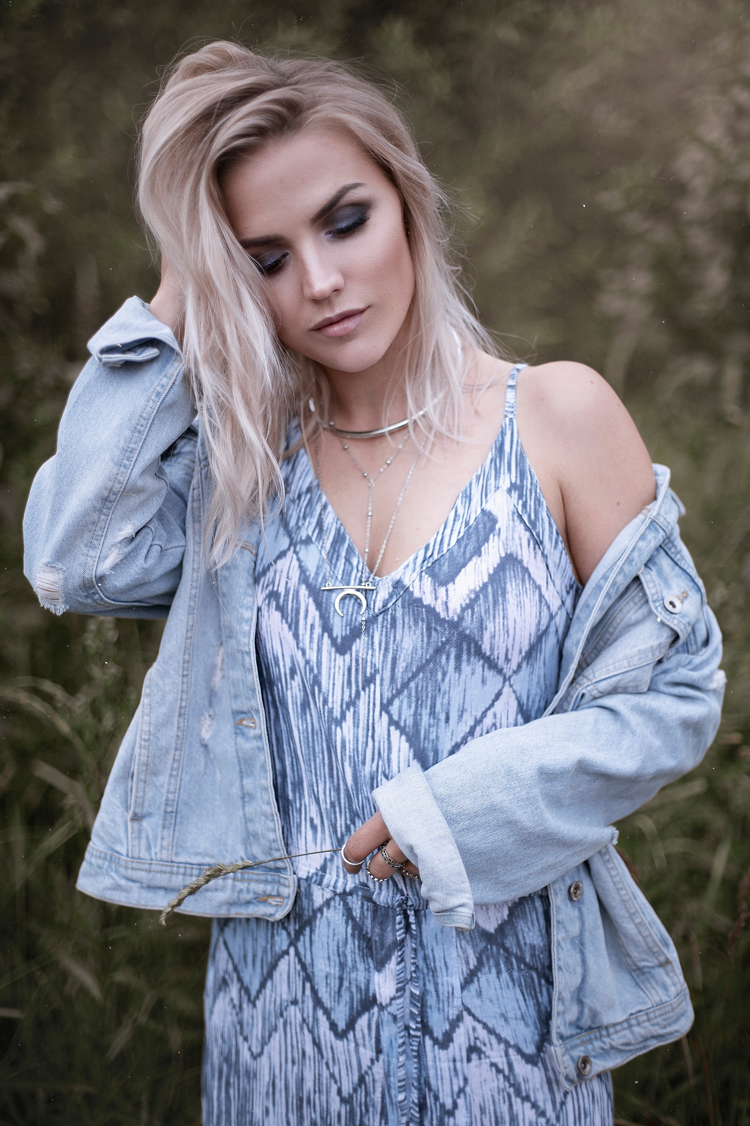 Maria — windy weather. Photographer in Belgium