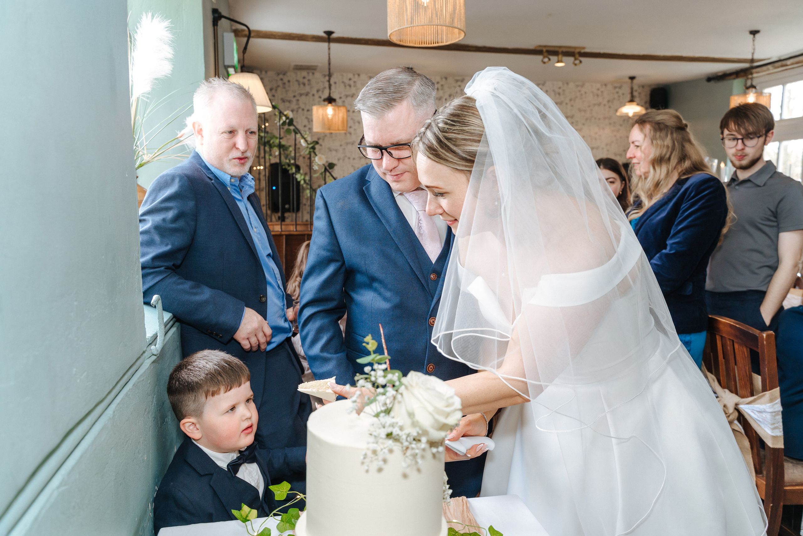 Luke and Nicola’s wedding at Danson House. Photographer in England Ekaterina Romanova