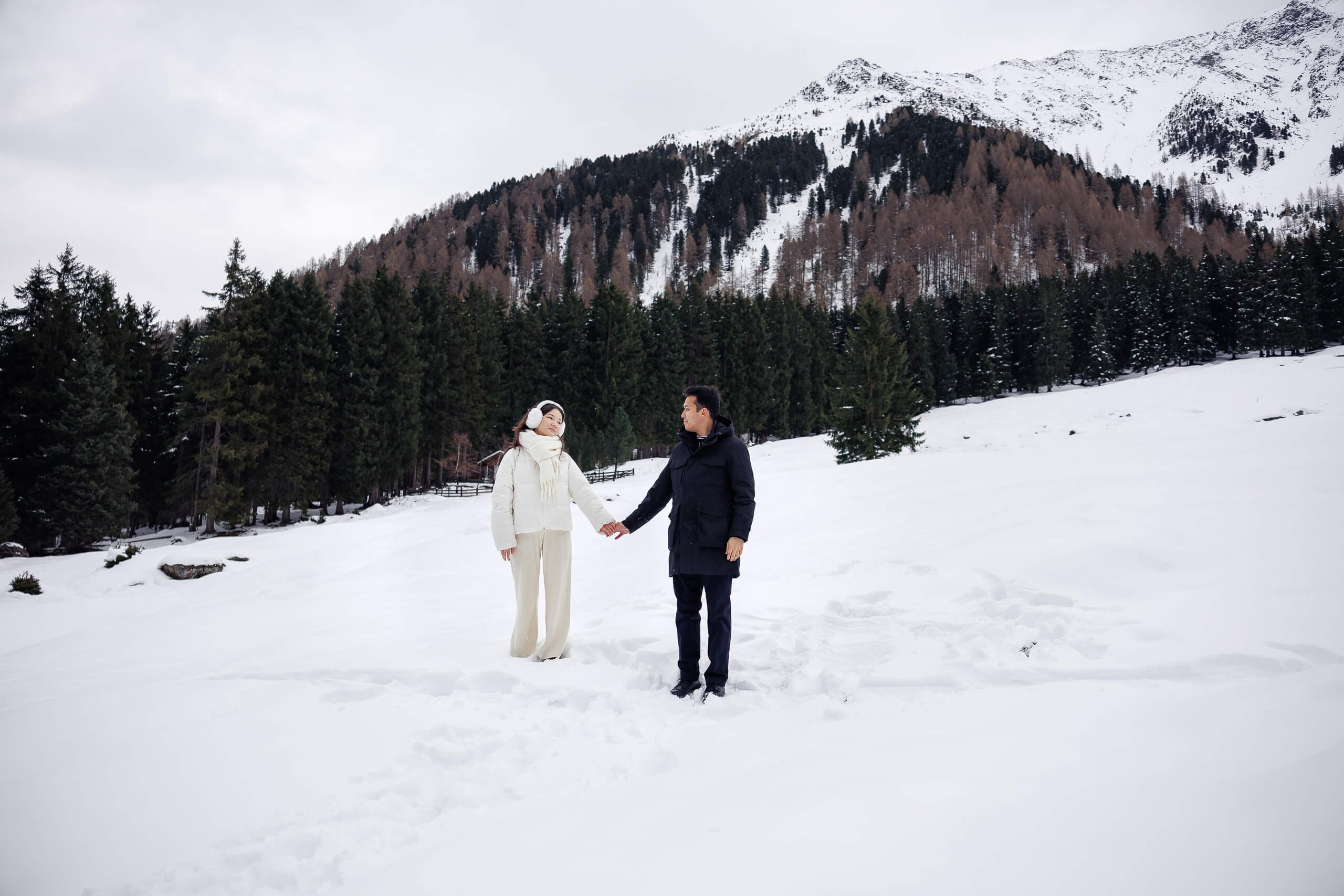 Love Story Sanzhar&Zhanel. 808Media – Professionelle Foto- und Videografie für Restaurants, Hotels, Events und Hochzeiten in Innsbruck und Tirol