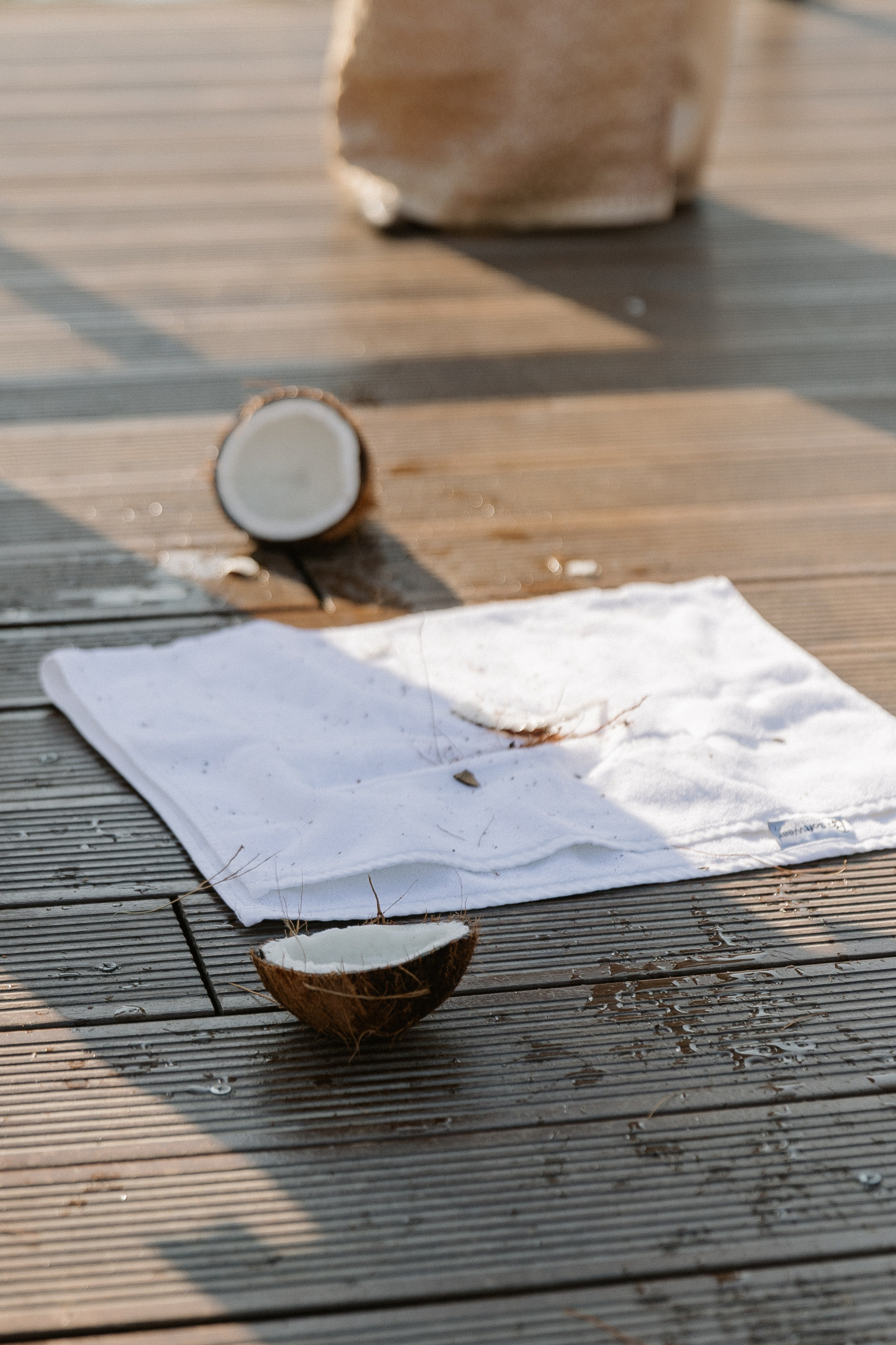 Thesakaya and Kevin. Photographer Anna Nazarenko