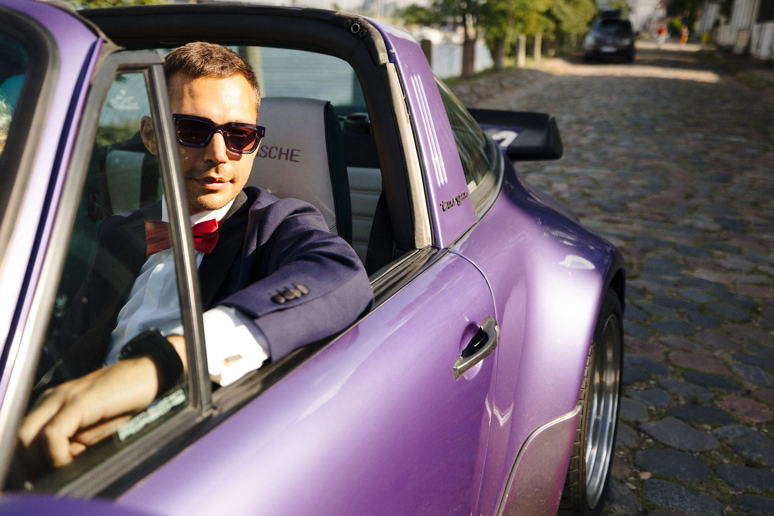 Юбилей свадьбы — 10 лет вместе, Porsche, страсть и стильная фотосессия в Риге. Евгений Тимофеев | Свадебный и контент-фотограф и видеограф в Риге