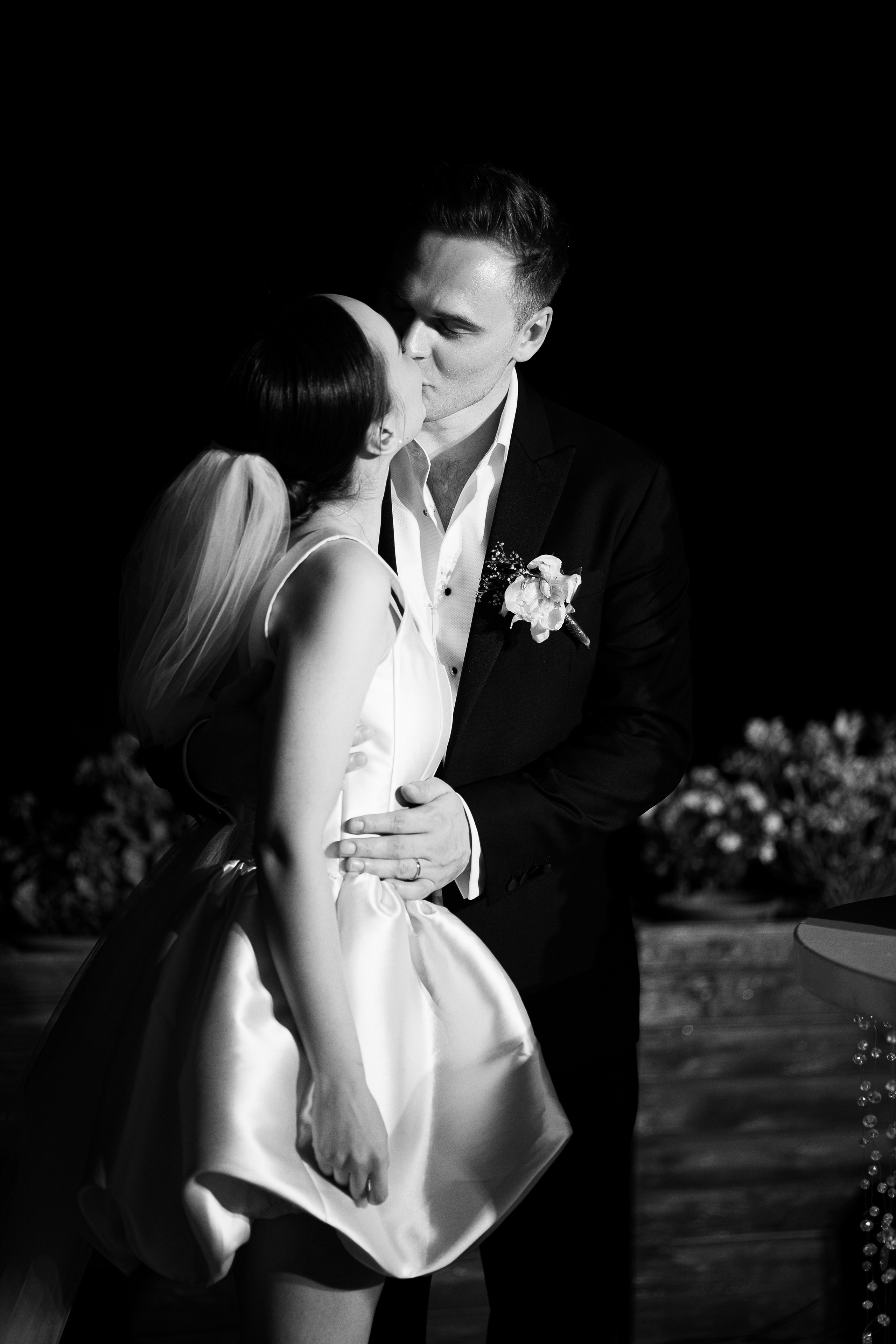 Thomas & Suyumbika. Главная