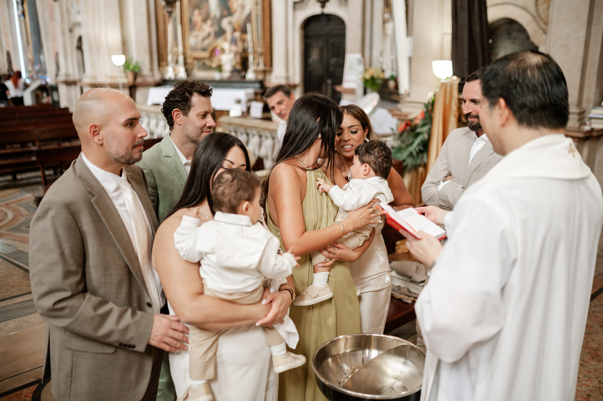 Фотосъёмка крестин — тёплые и значимые моменты. Ваш фотограф в Лиссабоне — Анна Белова