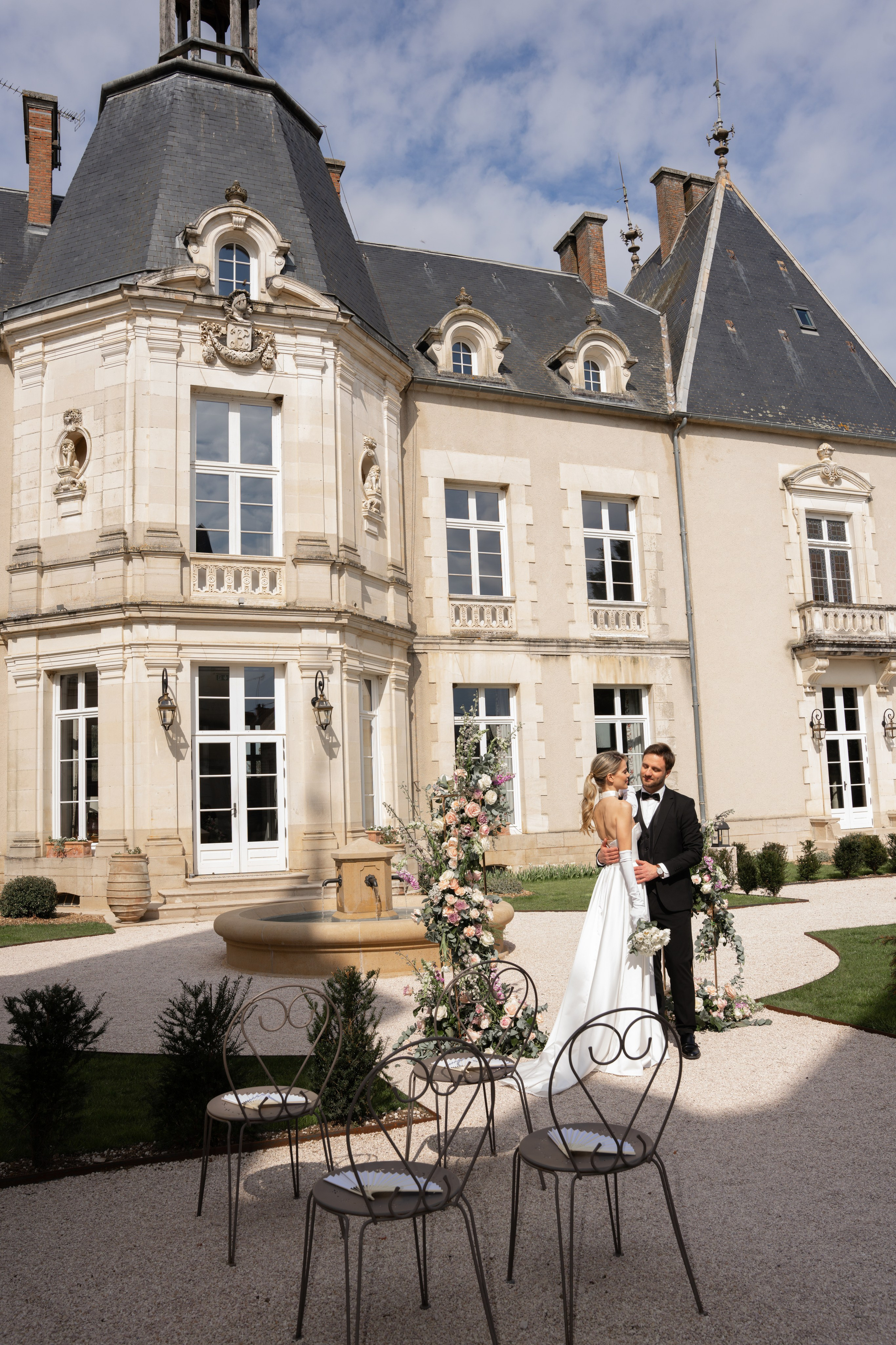 Chateau elopement inspiration. Wedding photographer in Paris Oksana Shum