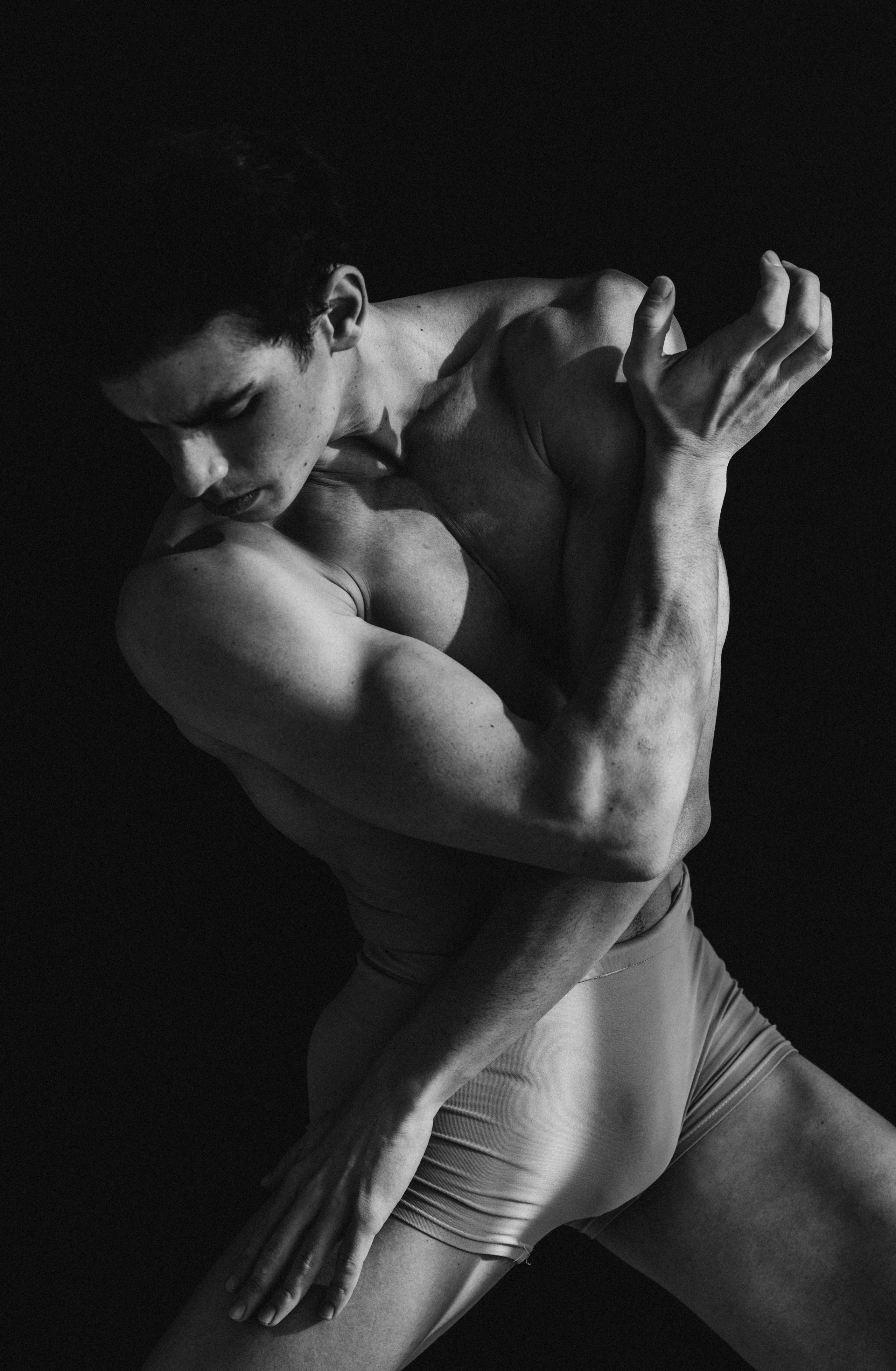 DANCERS. Victoria Olonen – Cinematic Portrait Artist | Helsinki & Europe