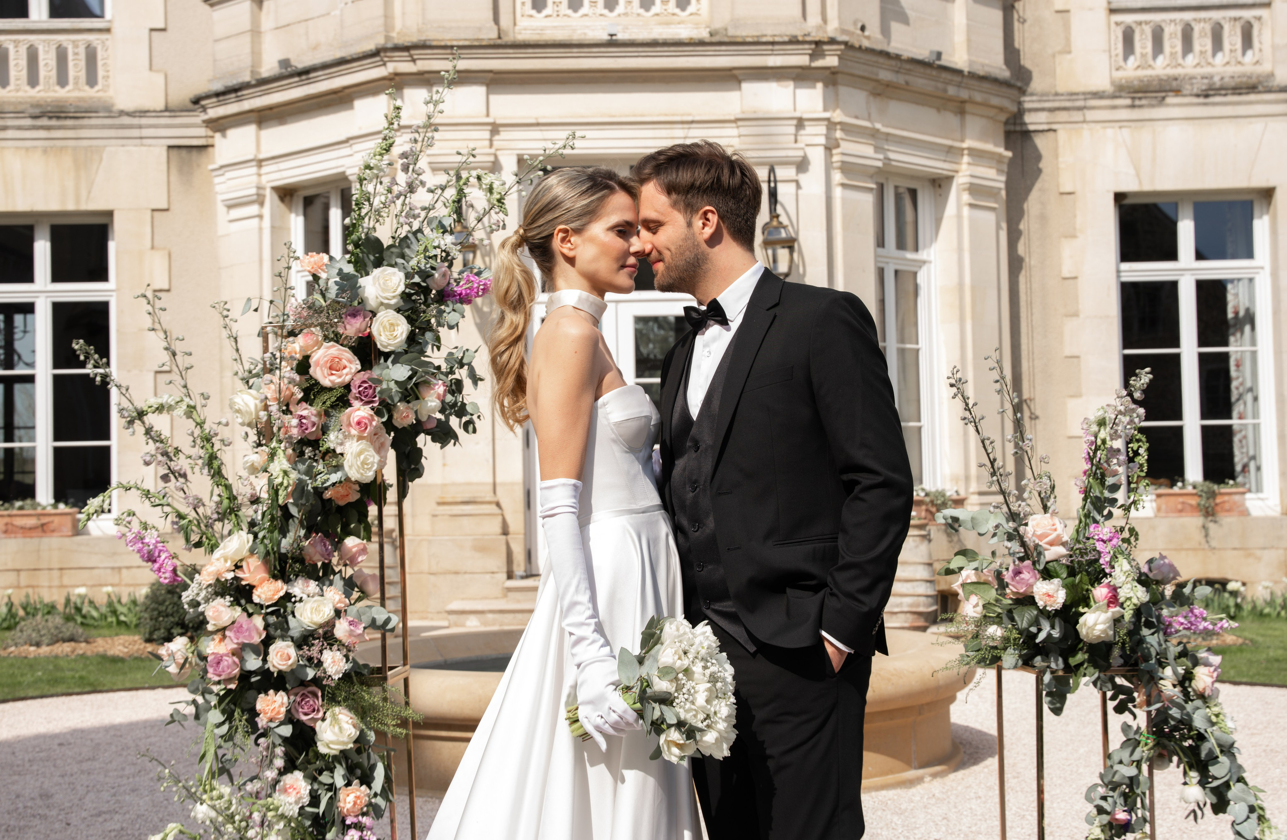 Chateau elopement inspiration. Wedding photographer in Paris Oksana Shum
