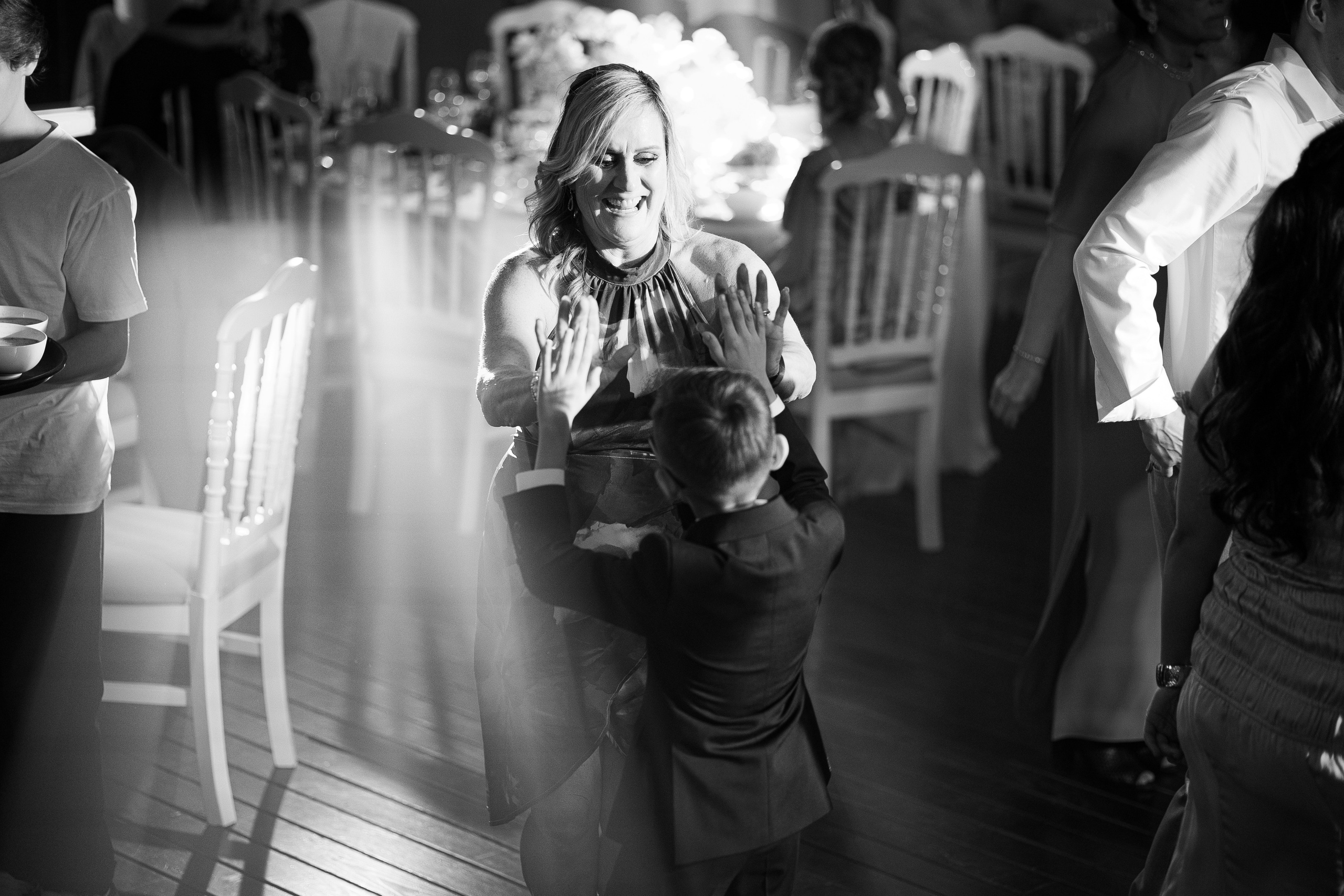 Thomas & Suyumbika. Главная