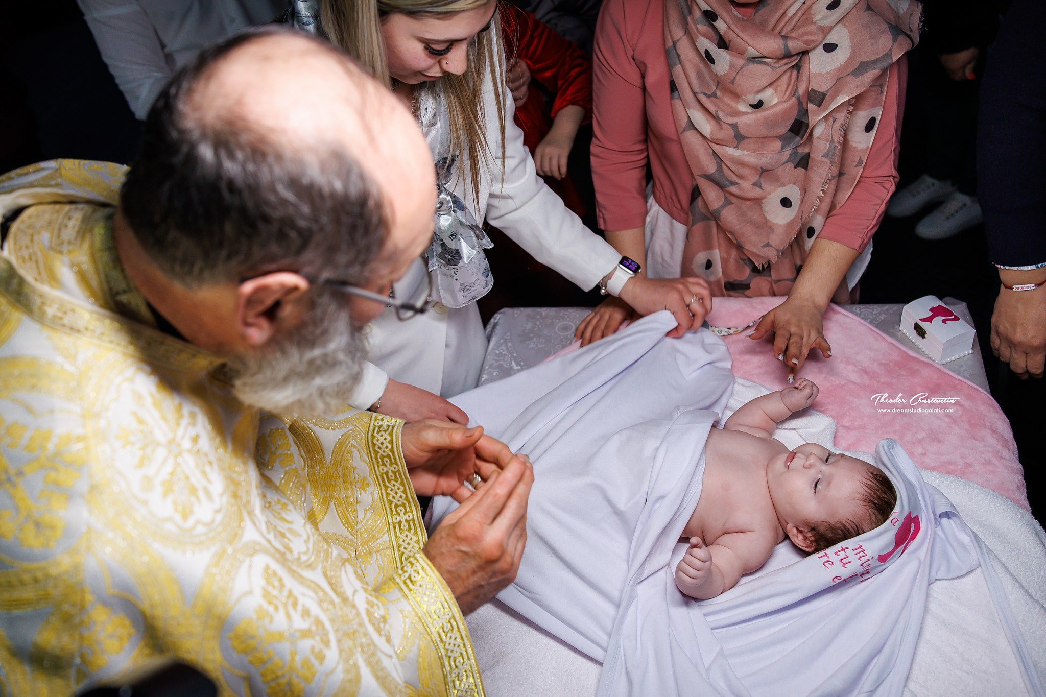 Botez. Dream Studio Galați – ședințe foto profesionale pentru familie, portrete și evenimente