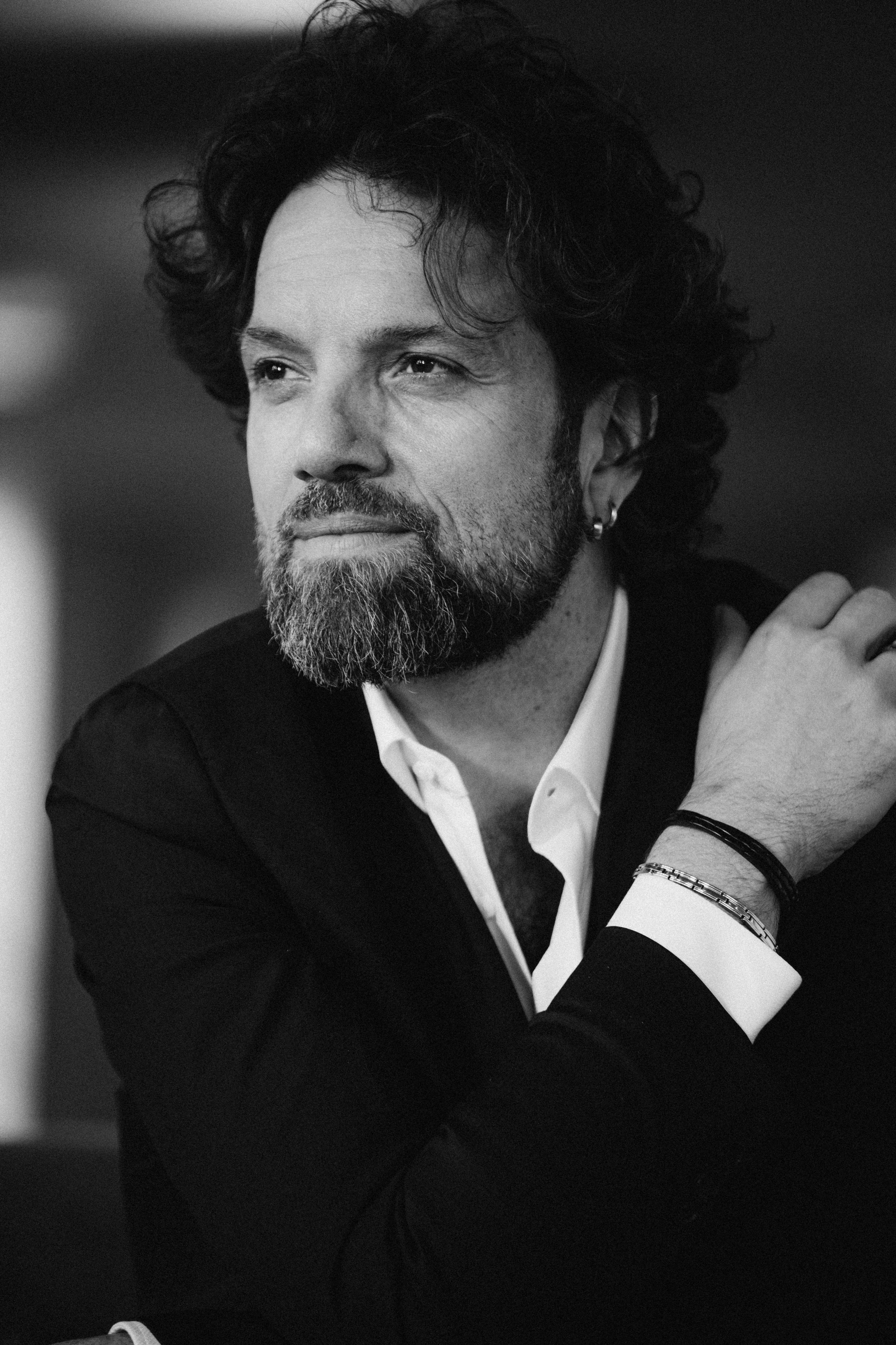 MIRKO ROSCHKOWSKI. Portrait photographer in Germany and all over Europe Mischa Blank