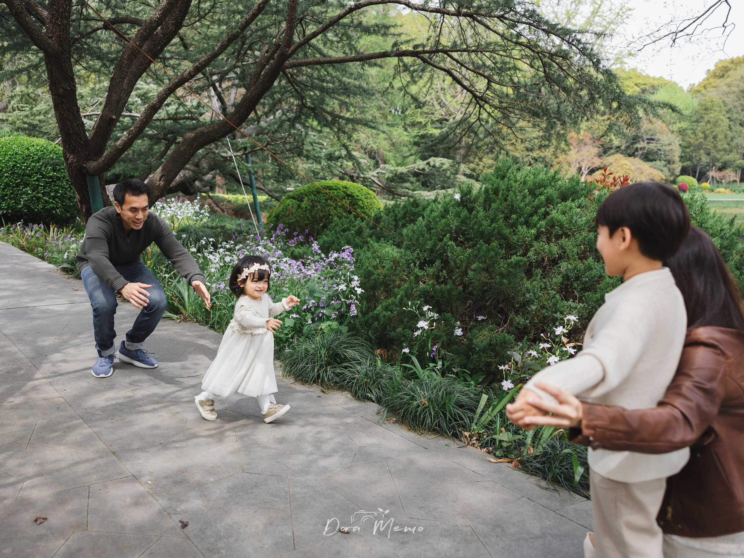 Family photograph in Shanghai. Shanghai Family Photographer Dora