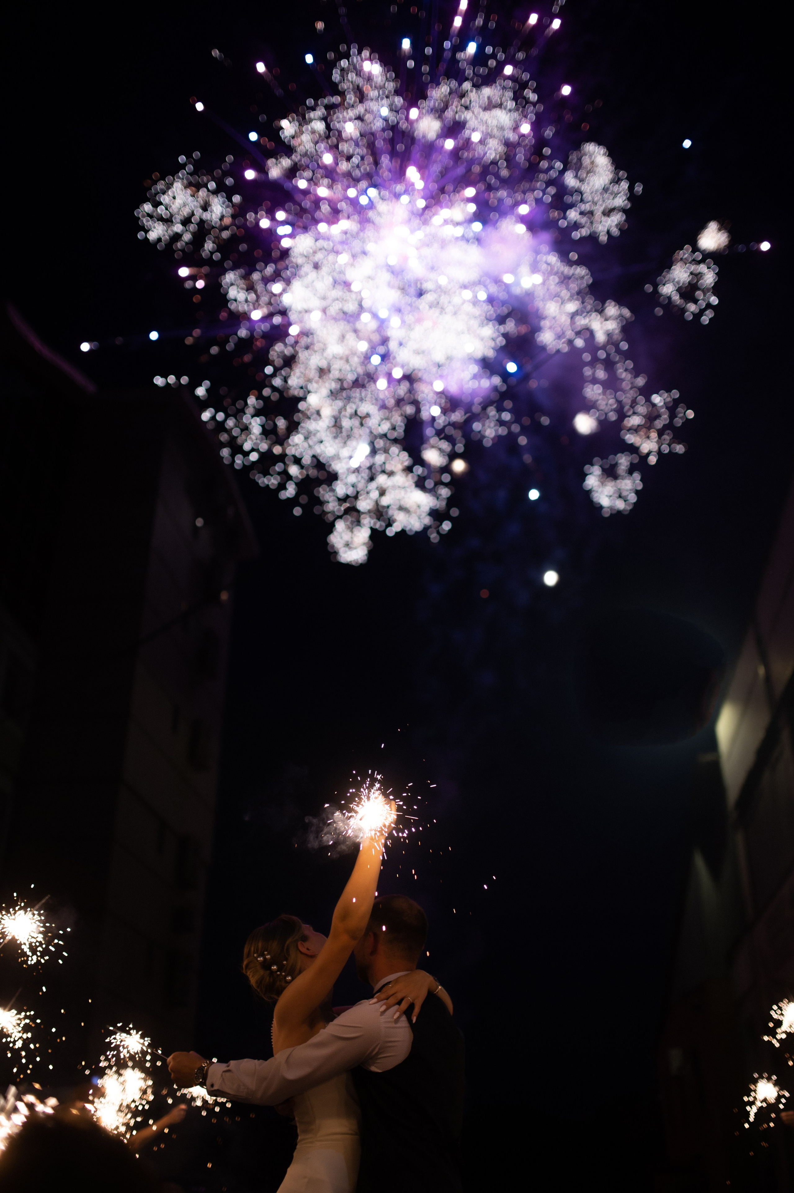 In your arms. Wedding and commercial photographer