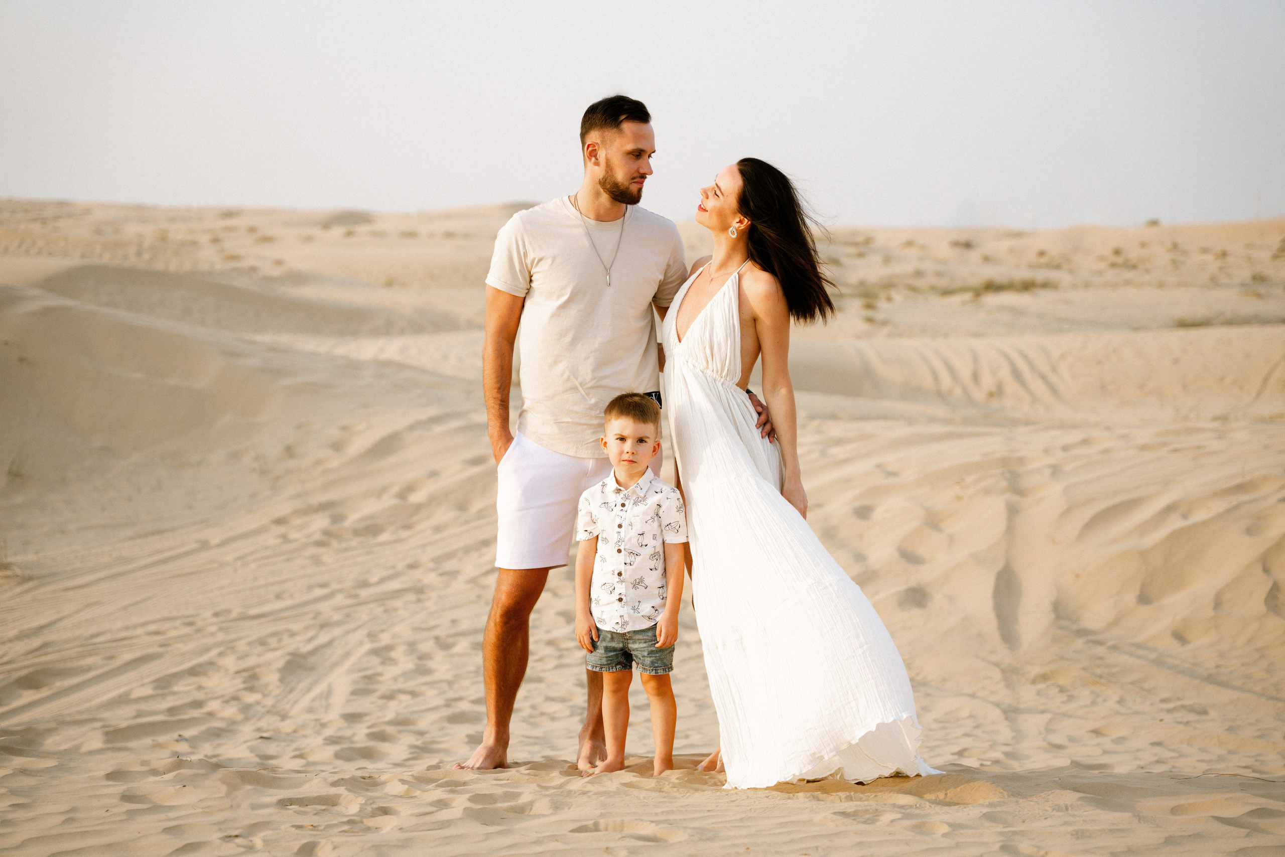 Desert play and fun. Angela Iakovleva — Family Photographer in Dubai