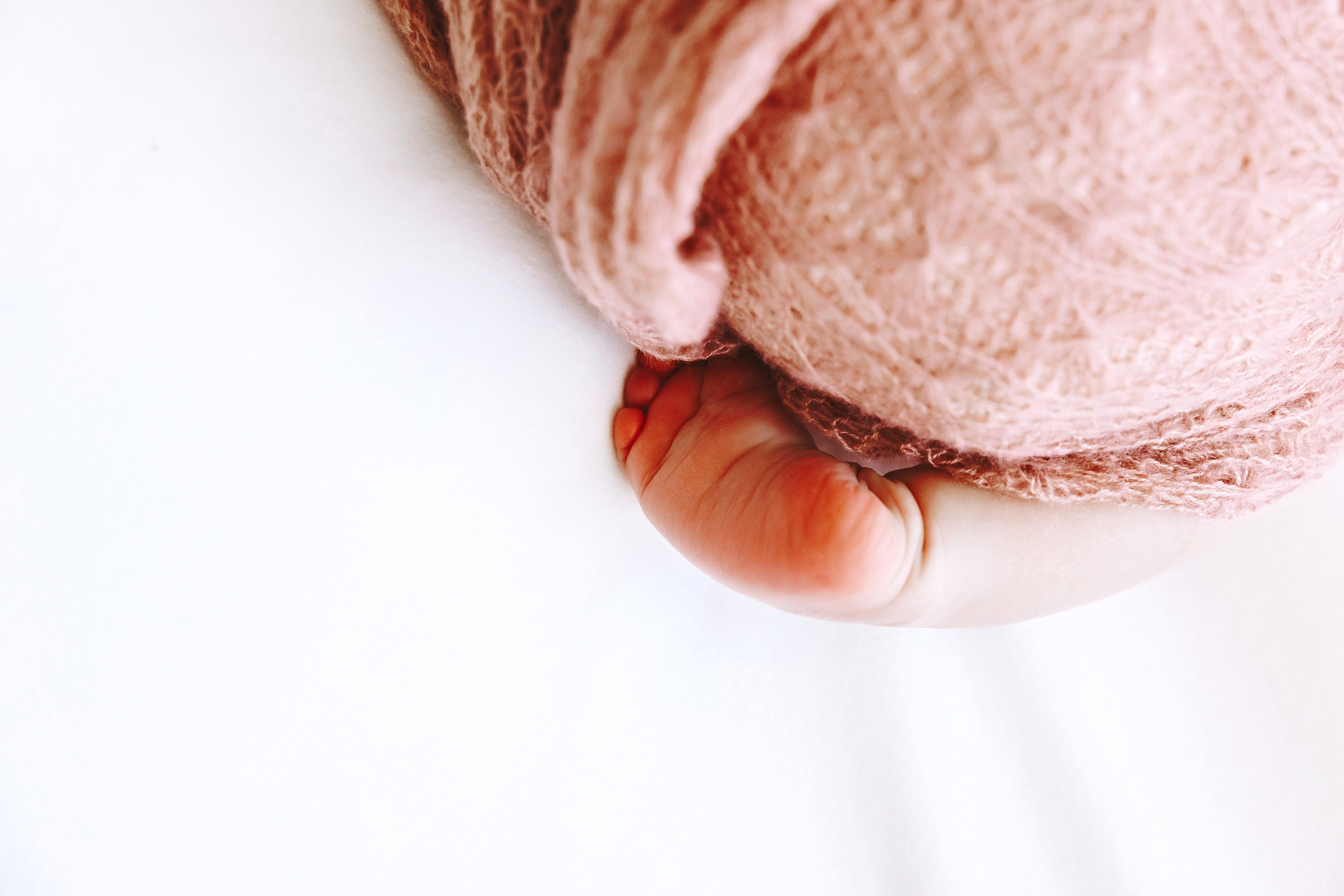 Фотосесия за новородени в студио. Фотограф Ирина Йотова