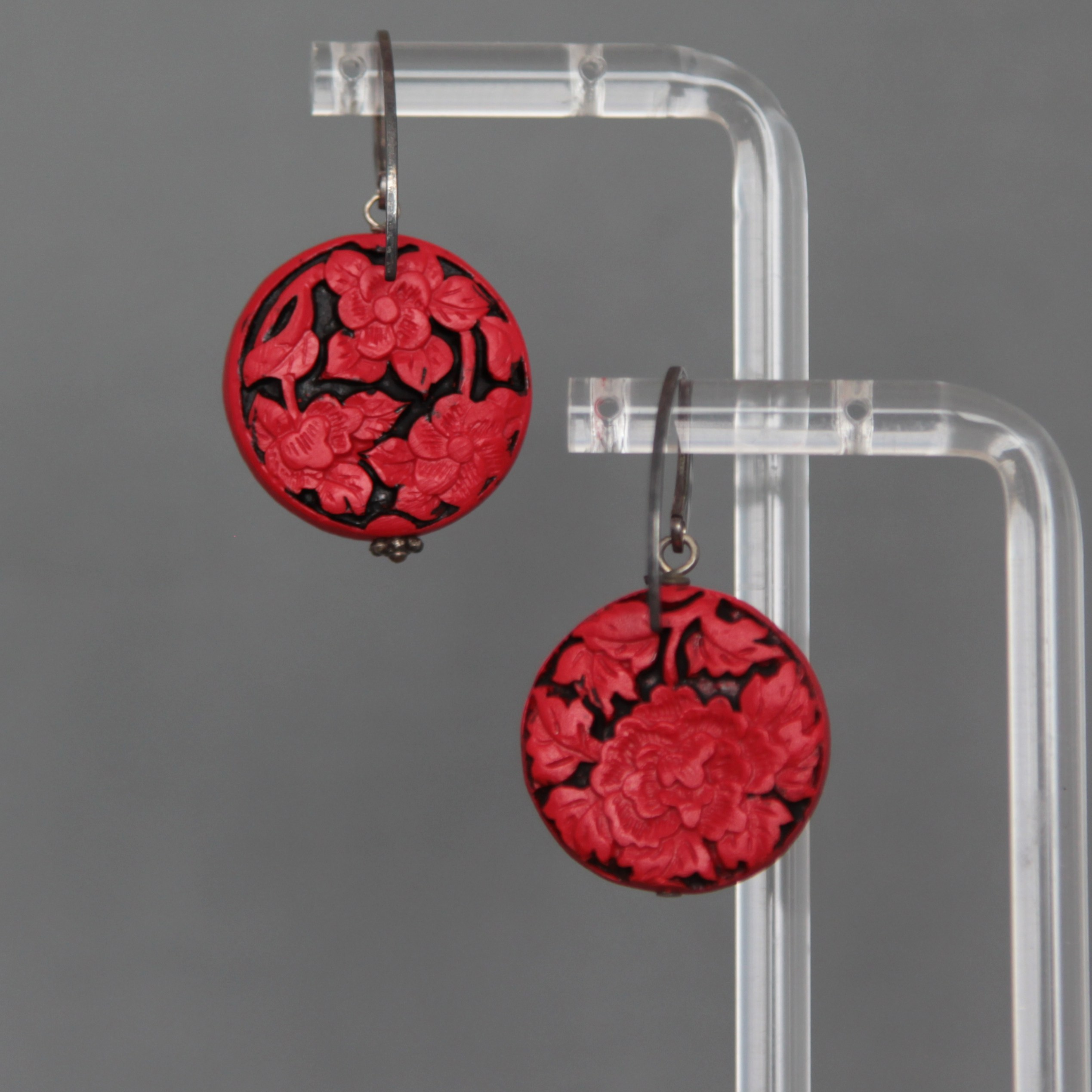 China. Современнные и актикварные украшения в Барселоне, Москве и Санкт-Петербурге