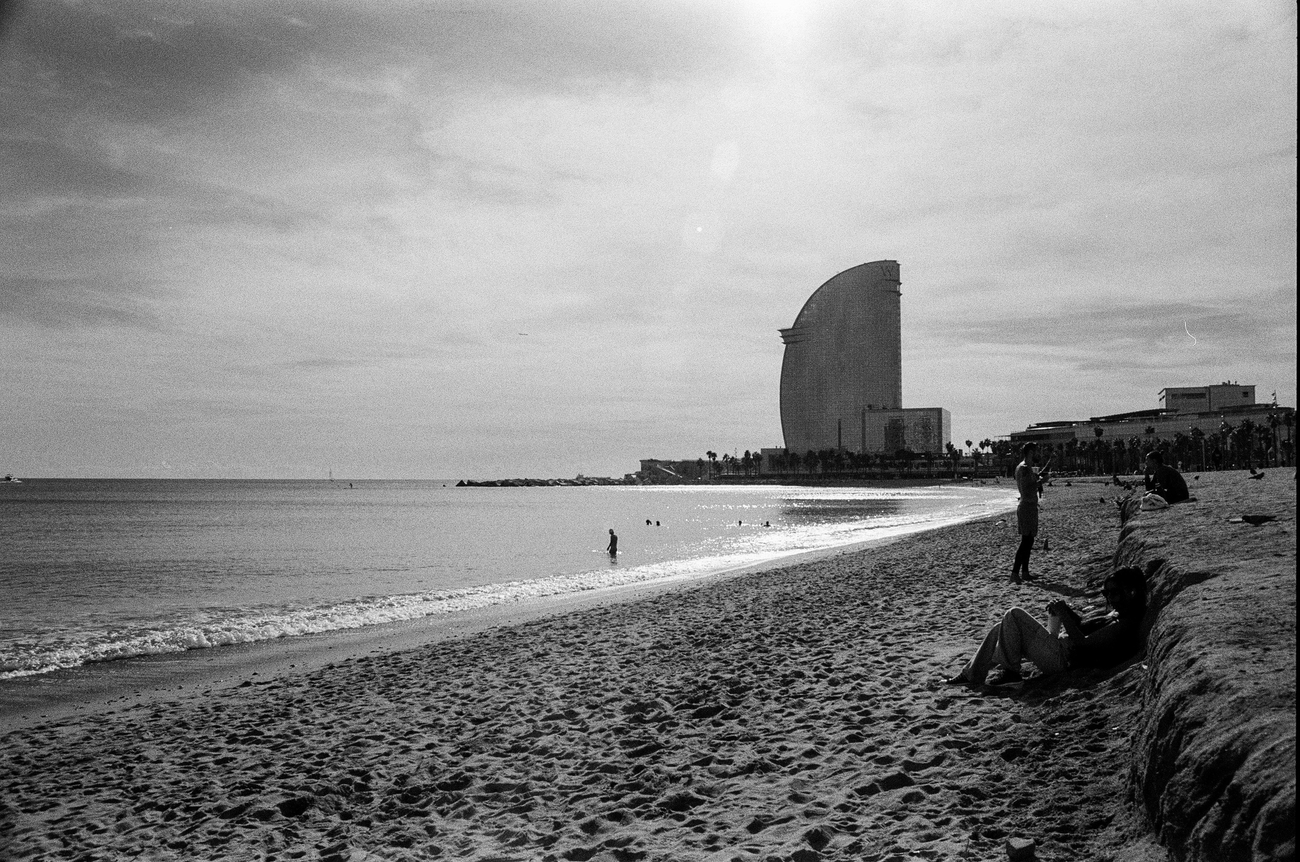 Barcelona — Light, Rhythm and Architecture. Wedding Stories — Professional Wedding Photography & Videography in Germany, Italy, Spain & all across Europe