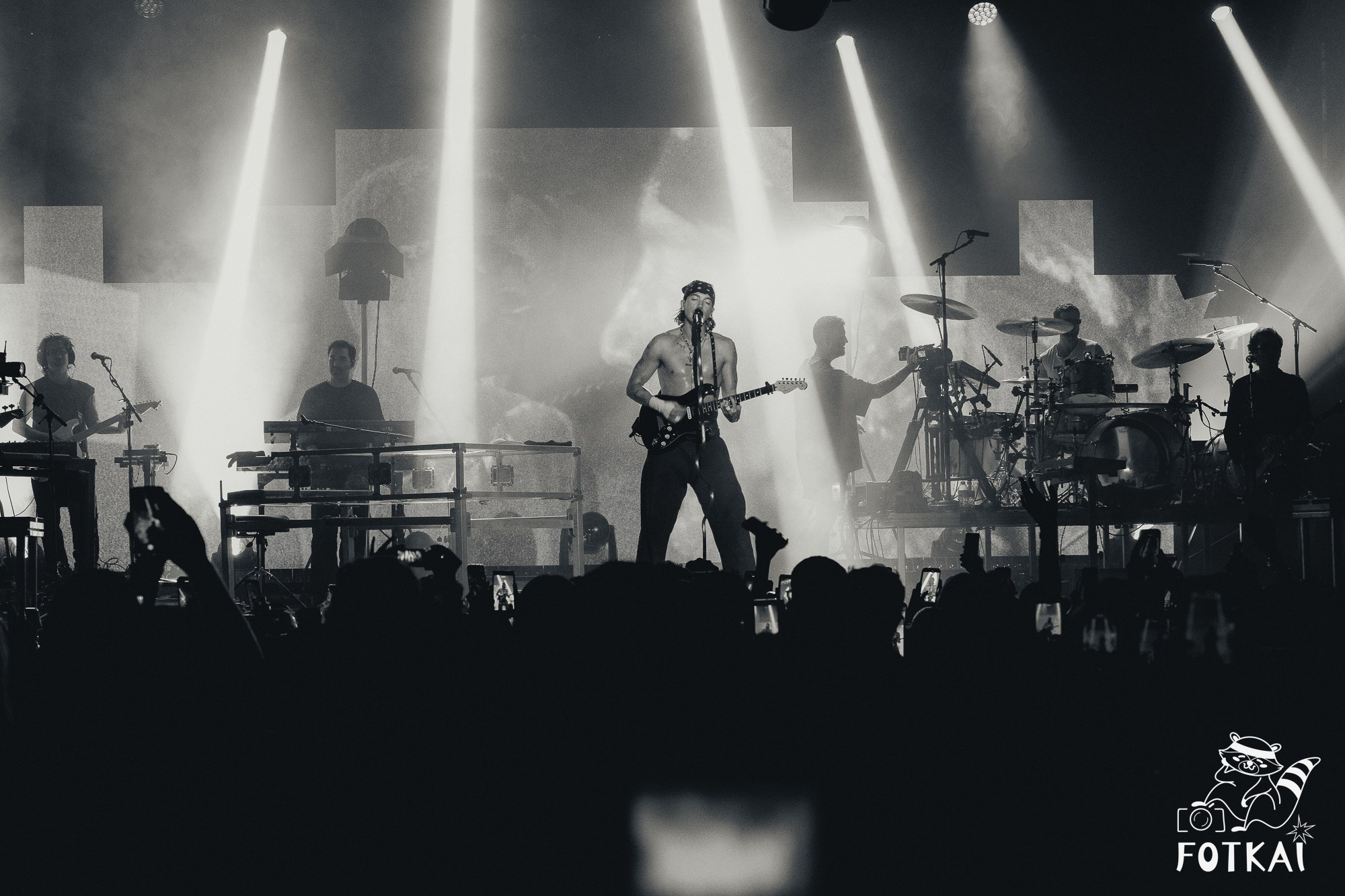 LANY — Concert Photos at Sala Razzmatazz, Barcelona, Spain 2026 | FOTKAI