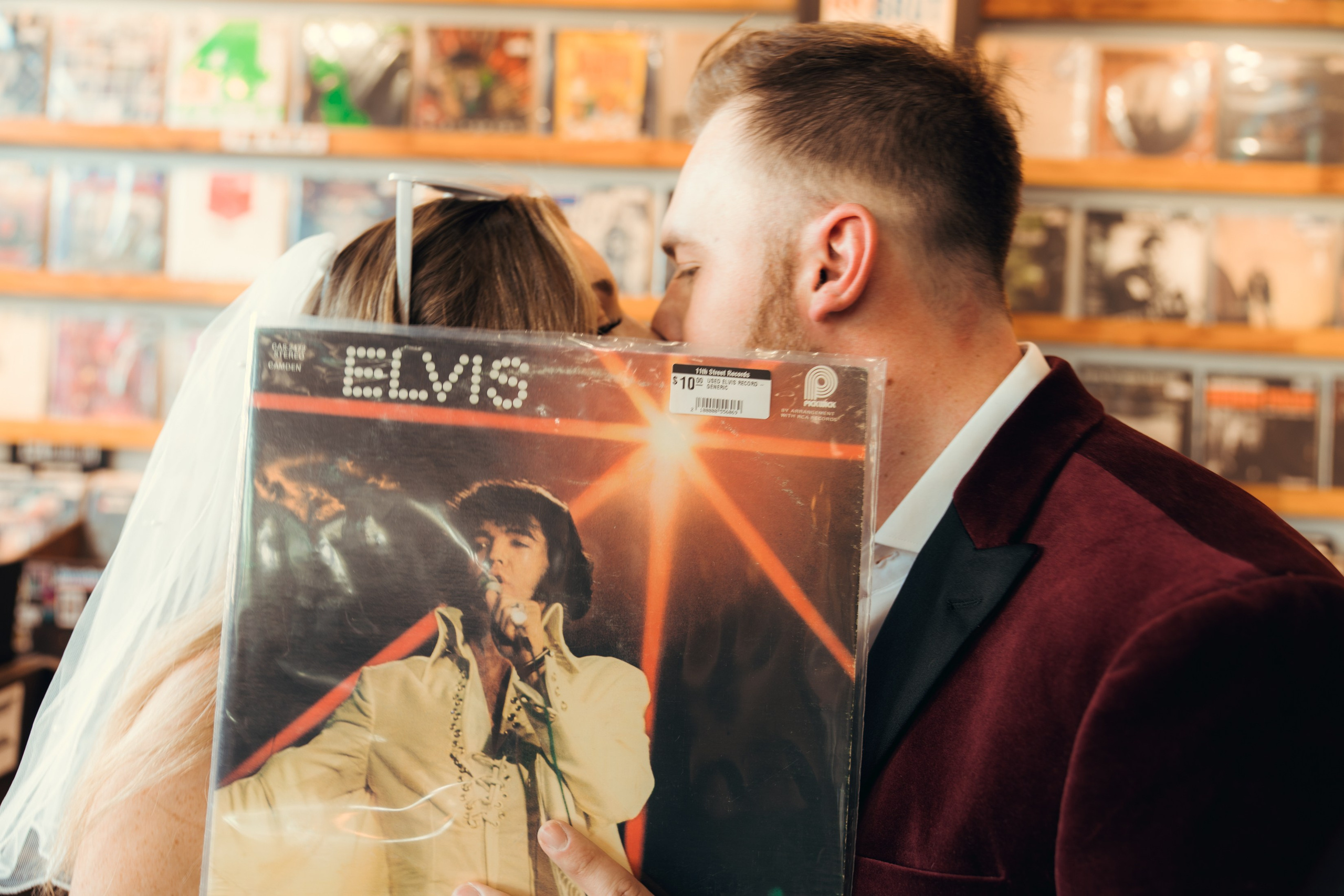 Madison&Ryan. Wedding & elopement photographer Viktoriya Kravtsov. Las Vegas