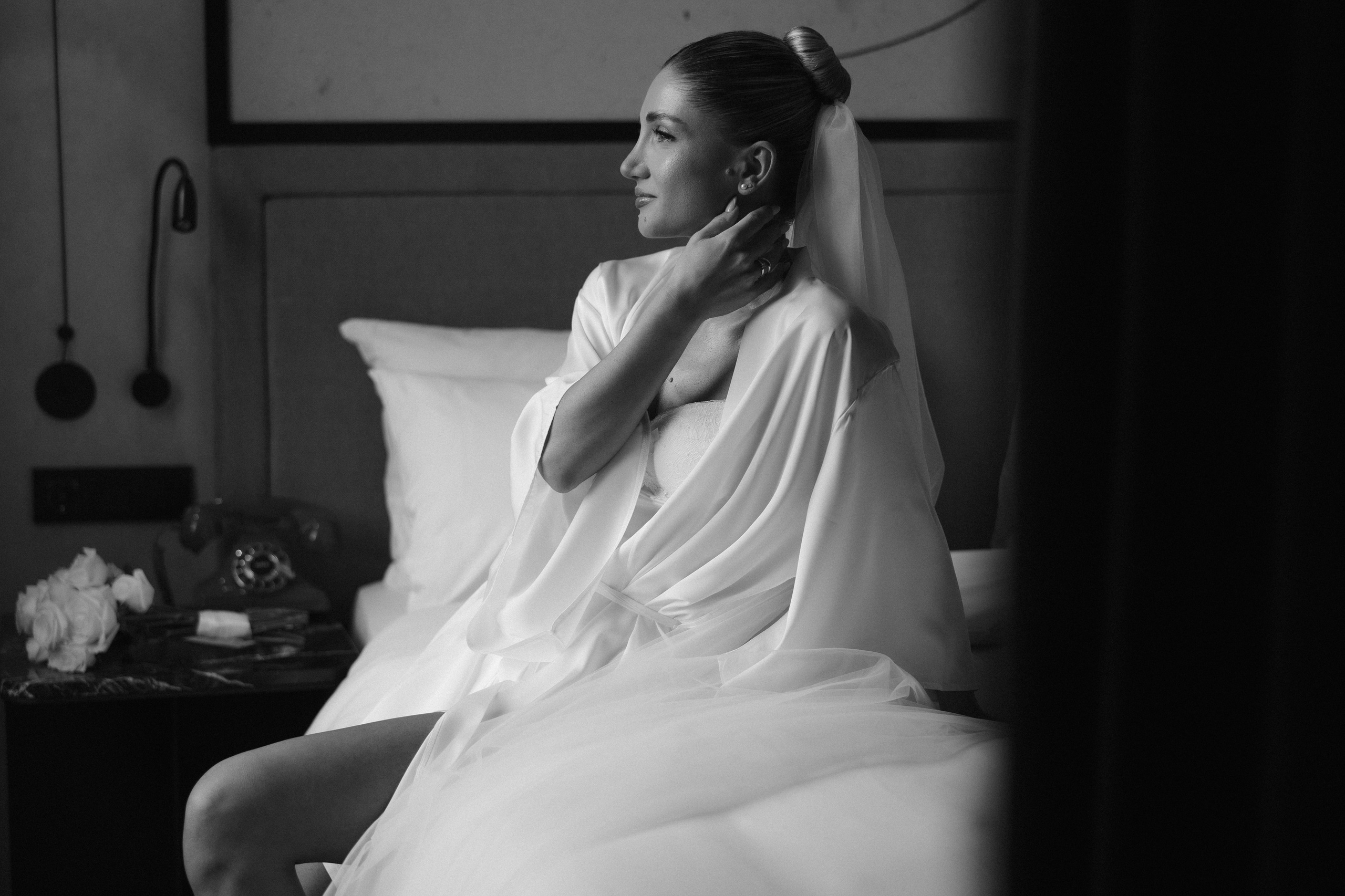 Wedding day with retro car. Wedding photographer in Tbilisi Ioseb Mamniashvili