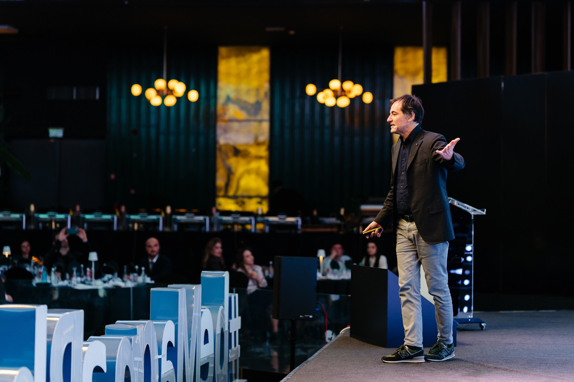 Fotografie Corporate Specializat in Lansări Produs si Serviciu. Fotograf Corporate Business