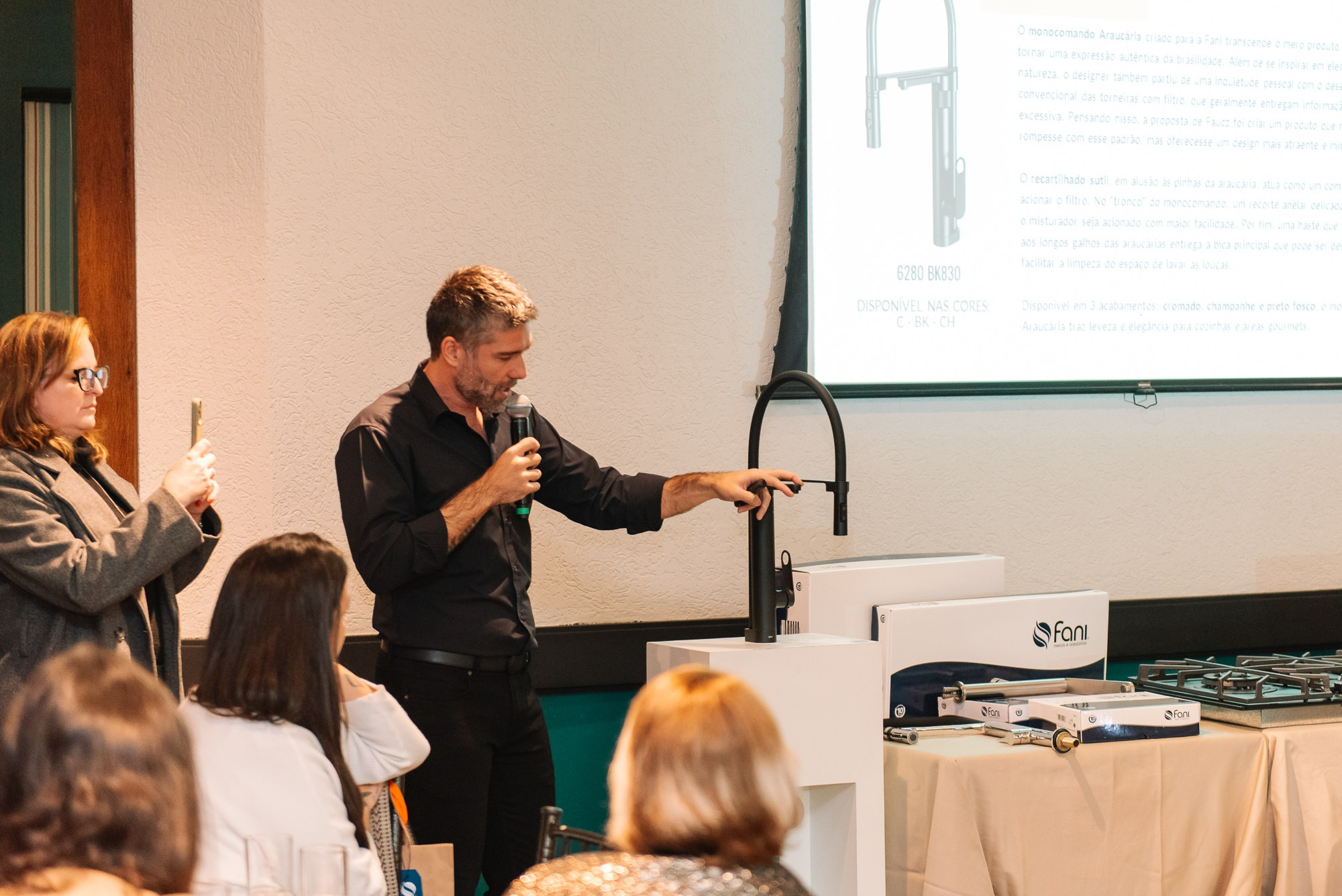 Café + Conteúdo | Casa Pinezi. 78 Imagens