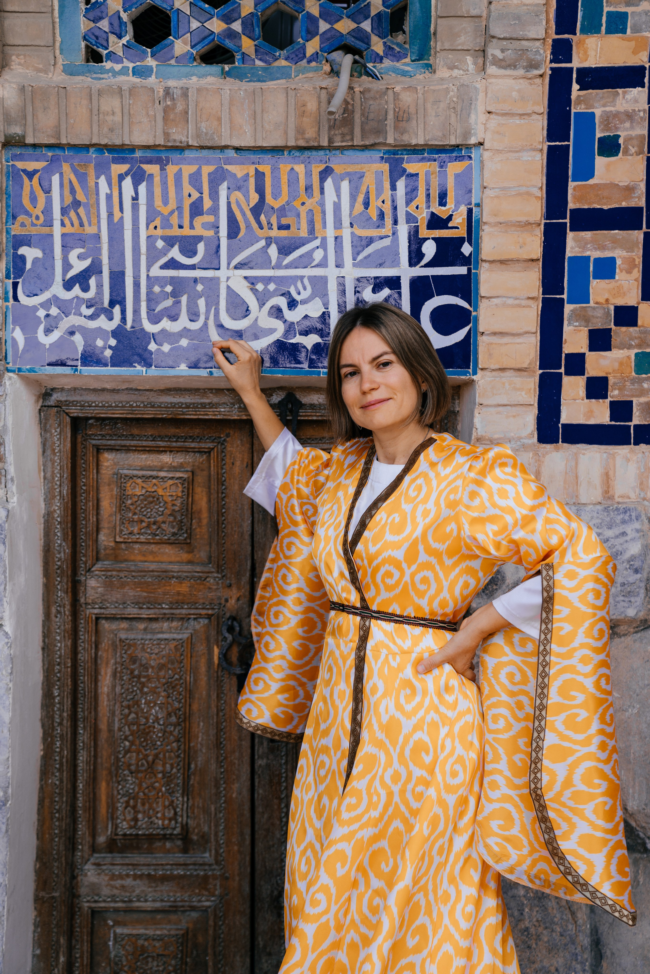 Этнические платья для фотографий в Бухаре. Фотограф в Узбекистане и Самарканде Джасур Марупов