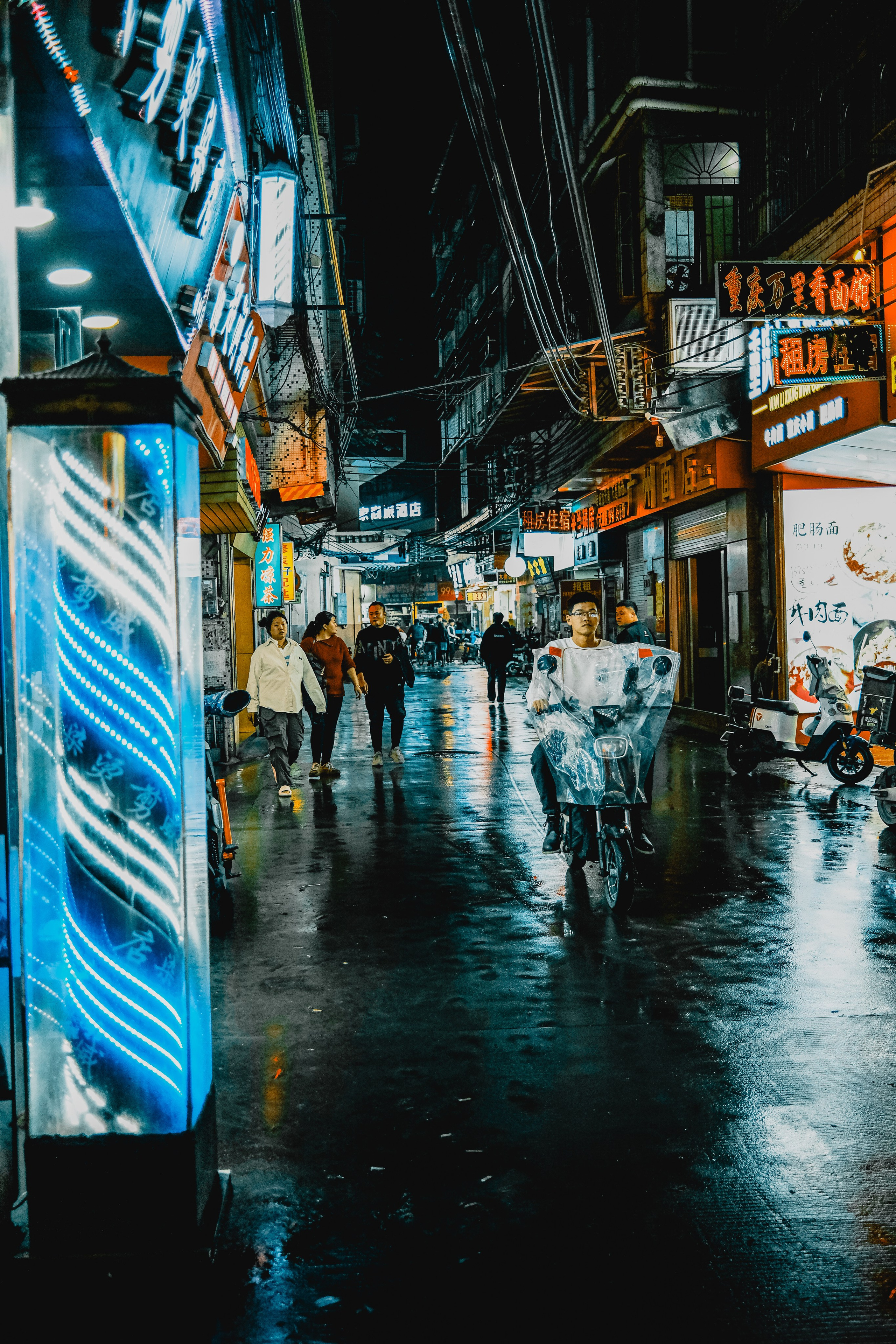 Neon in Guangzhou. Фотограф В Гуанчжоу и Шэньчжэнь Андрей Лопатин